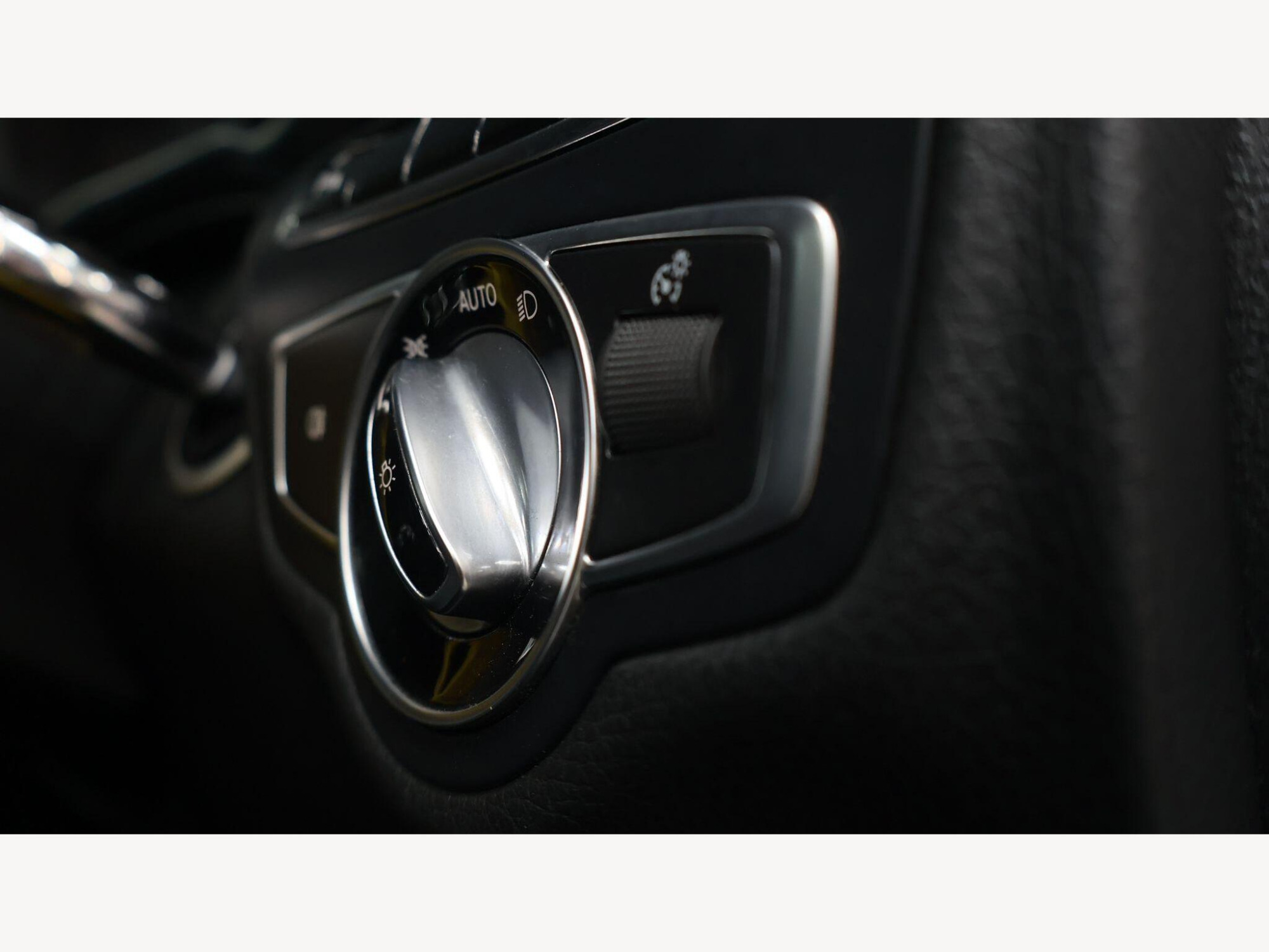 2016 Mercedes-Benz C Class image 29
