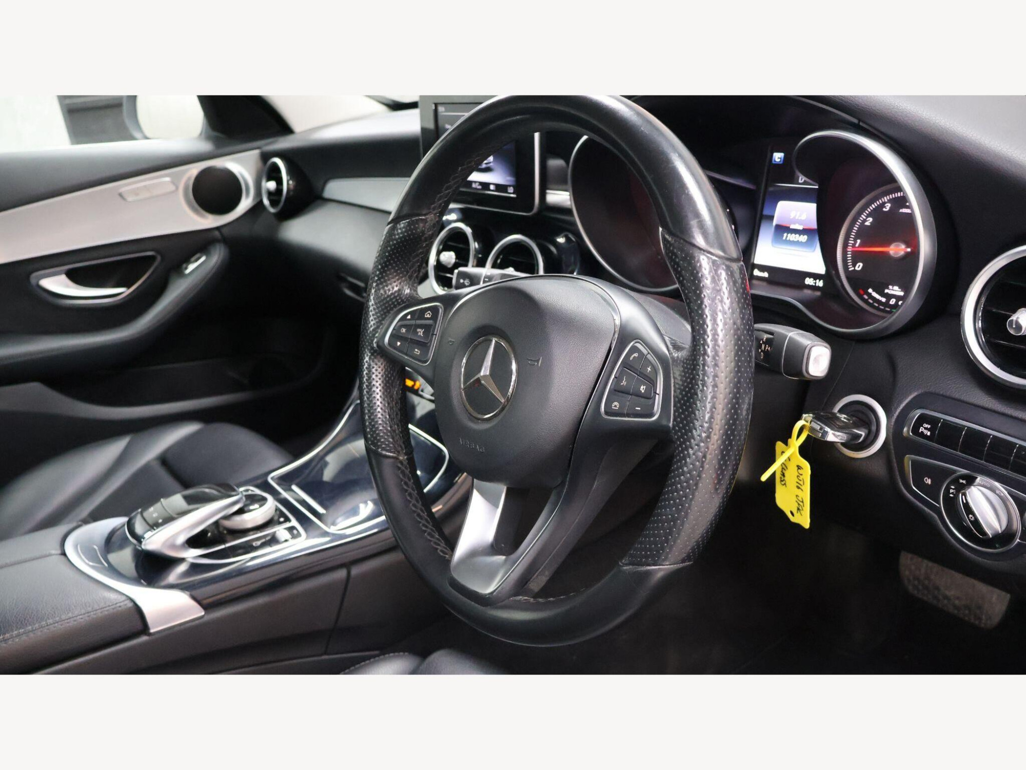 2016 Mercedes-Benz C Class image 33