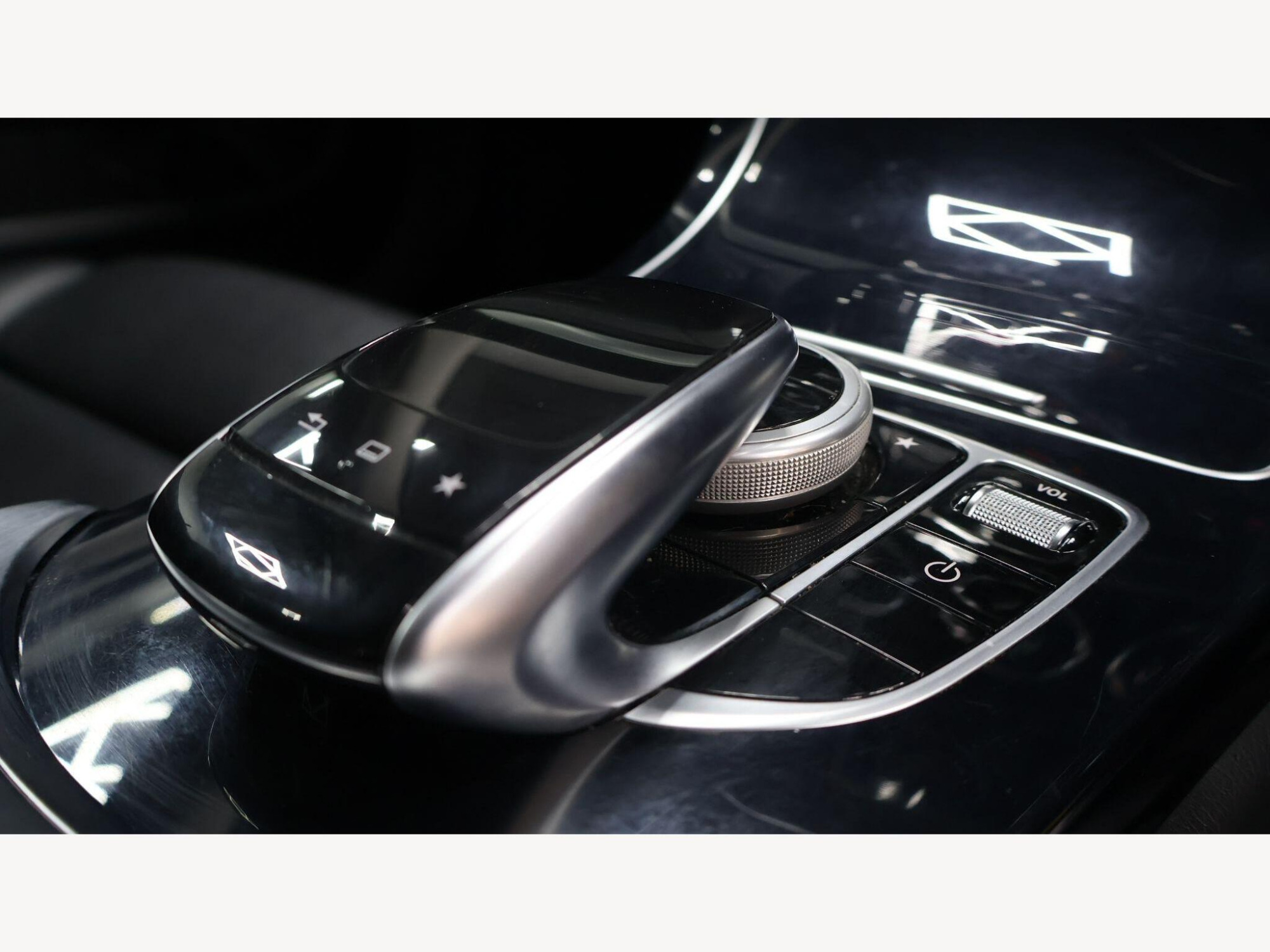 2016 Mercedes-Benz C Class image 15
