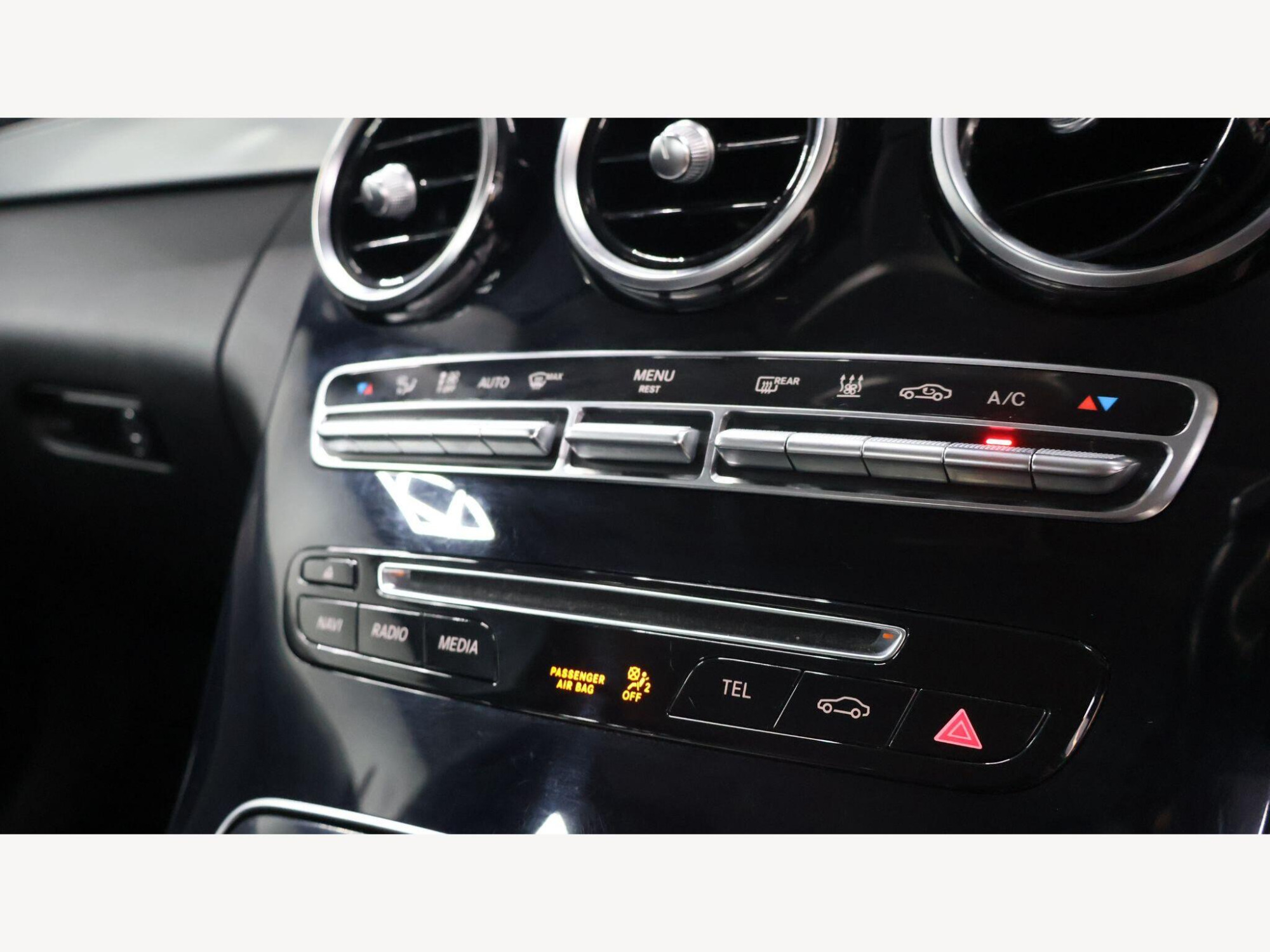 2016 Mercedes-Benz C Class image 17