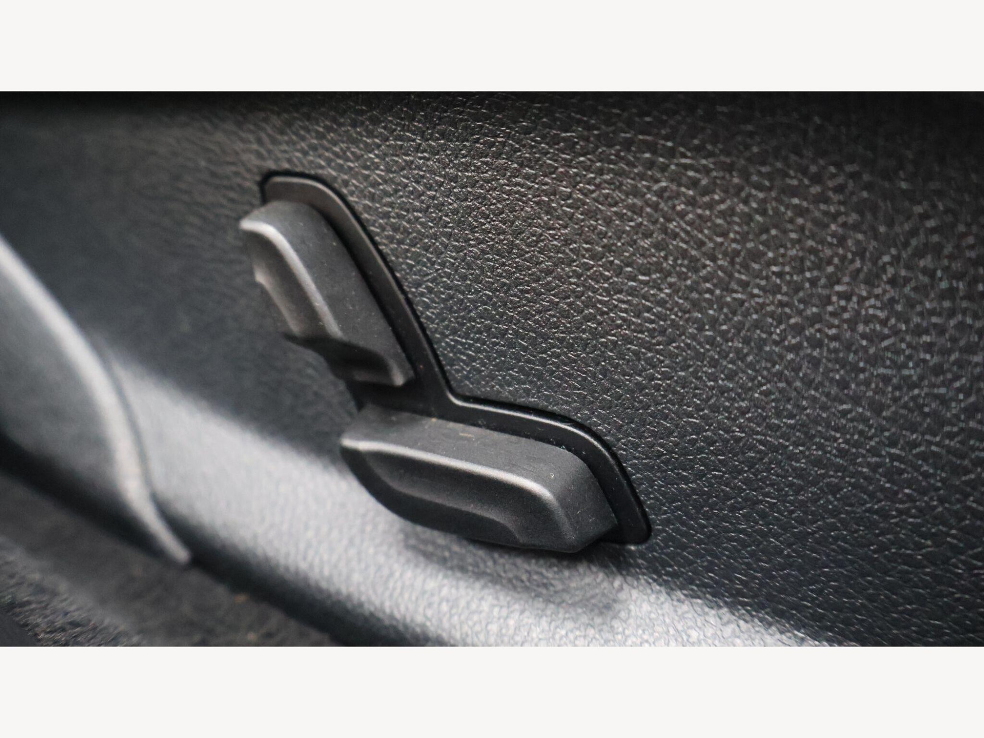 2016 Mercedes-Benz C Class image 31