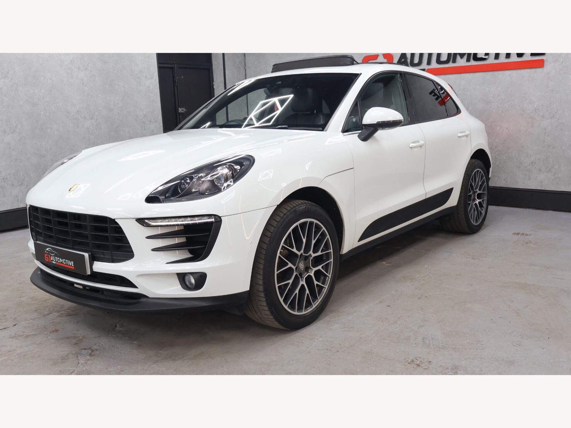 2018 Porsche Macan image 5