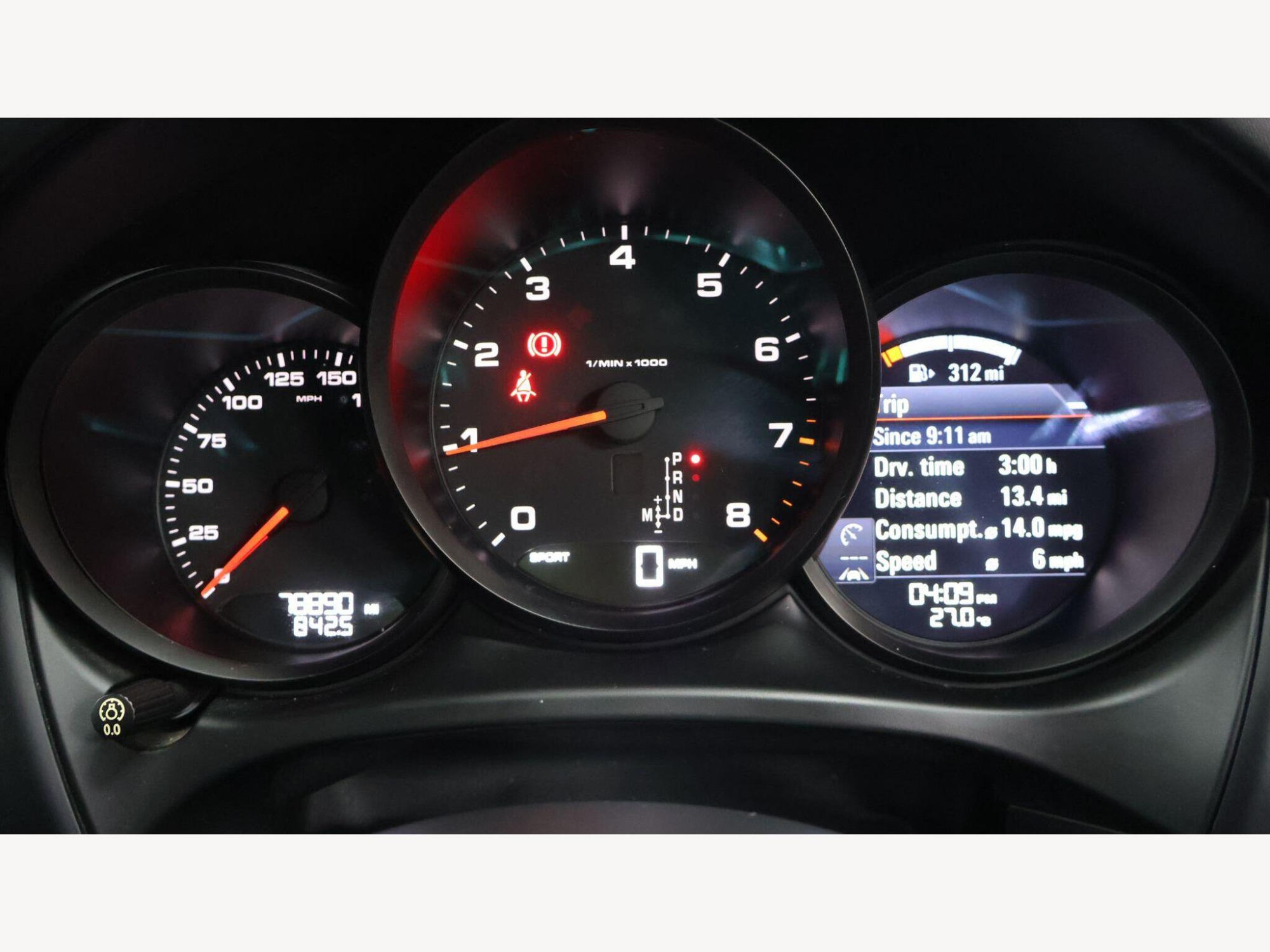 2018 Porsche Macan image 19