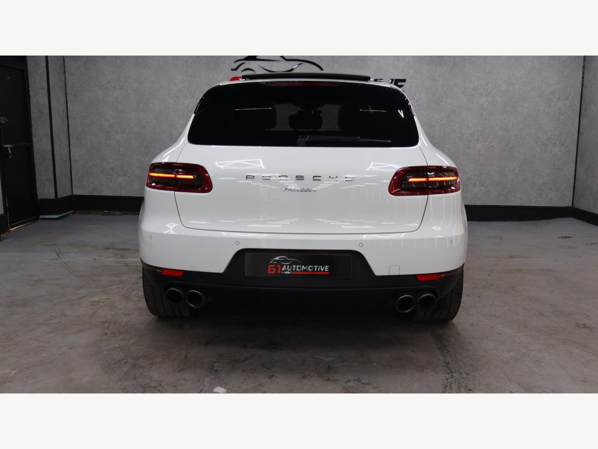 2018 Porsche Macan image 7