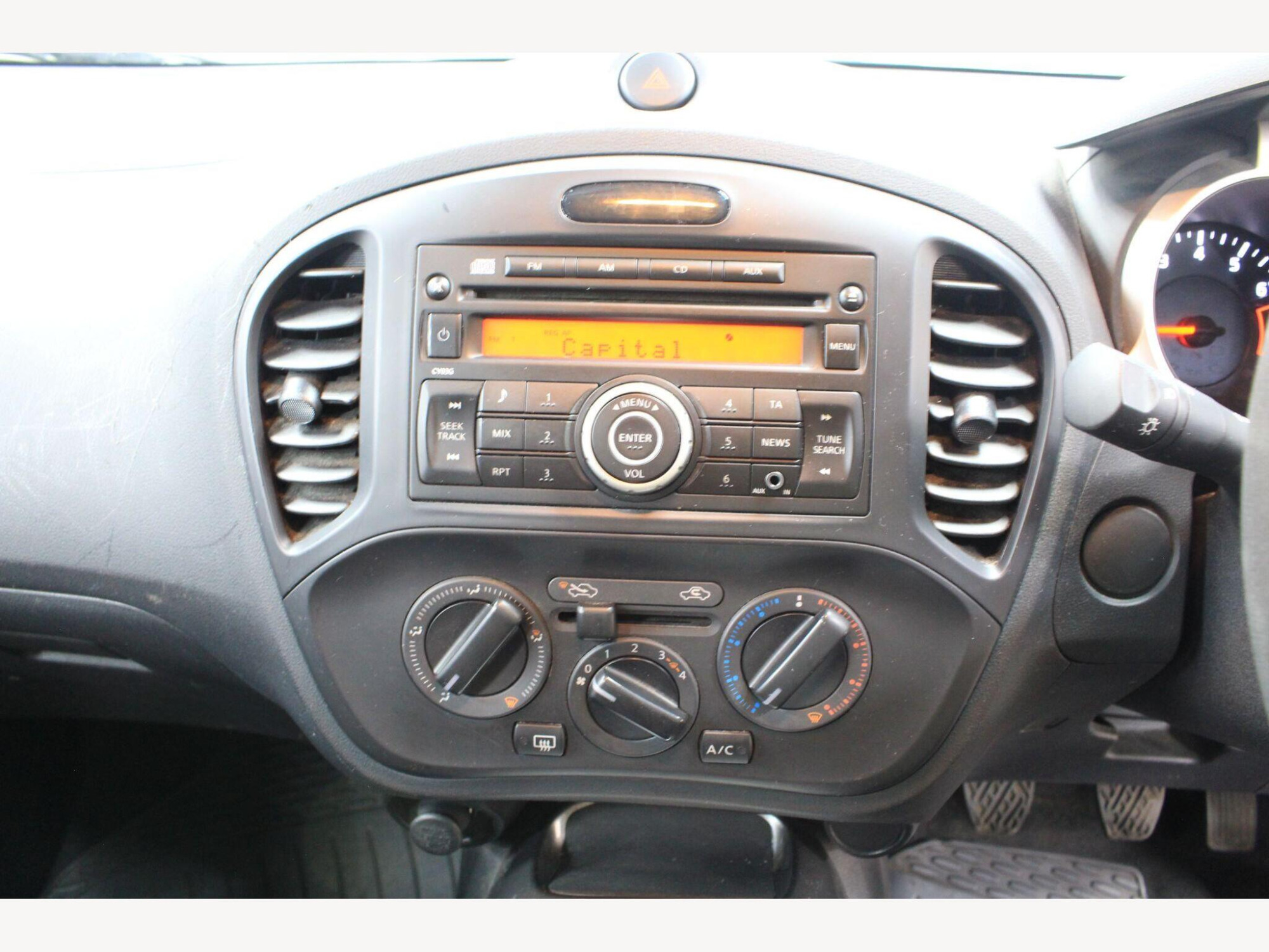 2013 Nissan Juke image 14