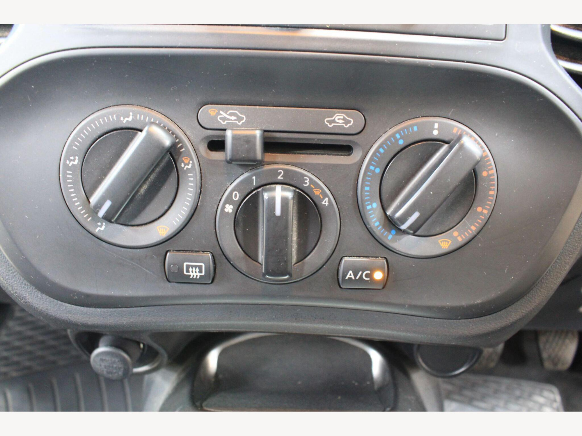 2013 Nissan Juke image 15