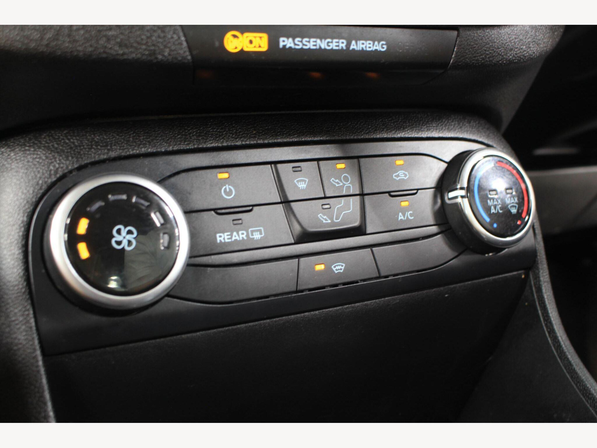 2018 Ford Fiesta image 19