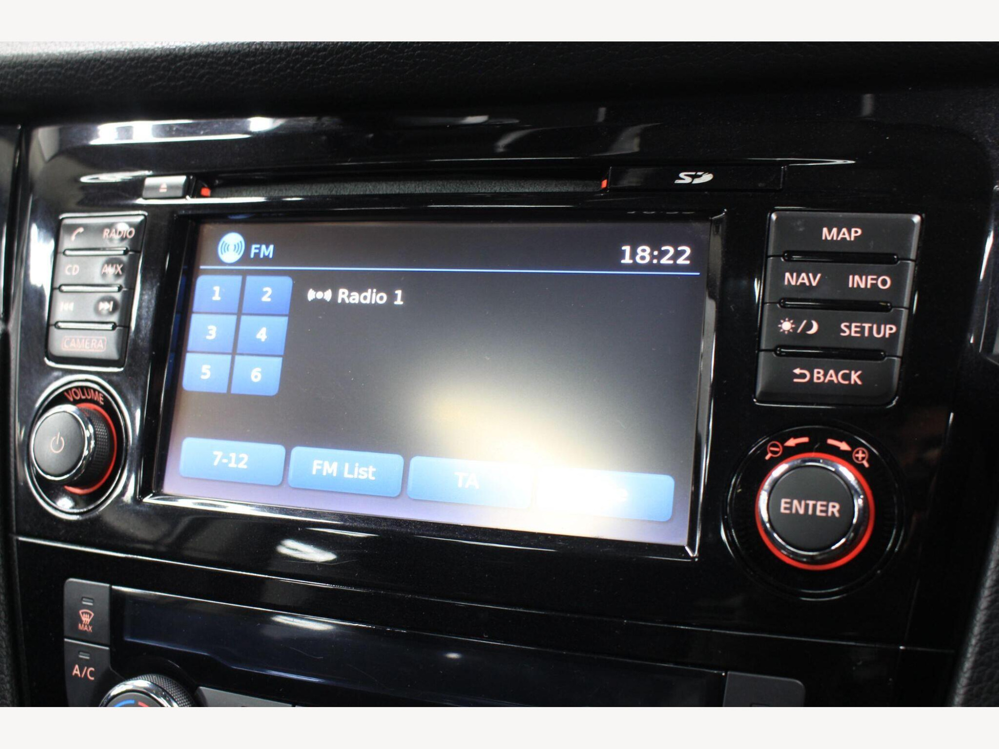2015 Nissan Qashqai image 18