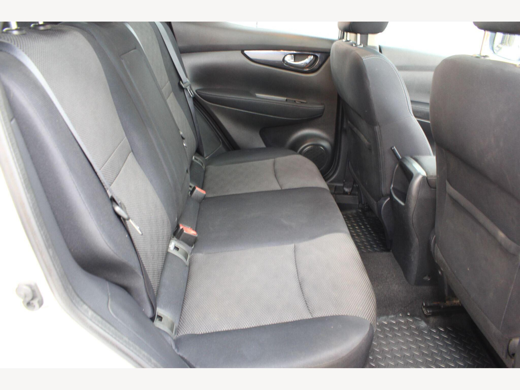 2015 Nissan Qashqai image 31