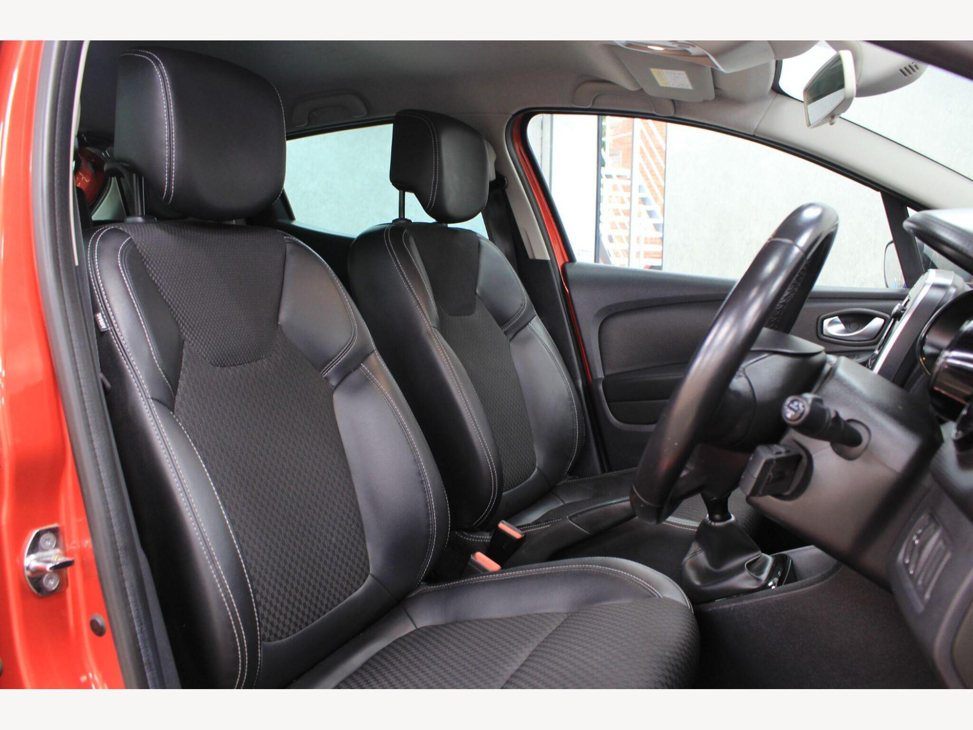 2018 Renault Clio image 33