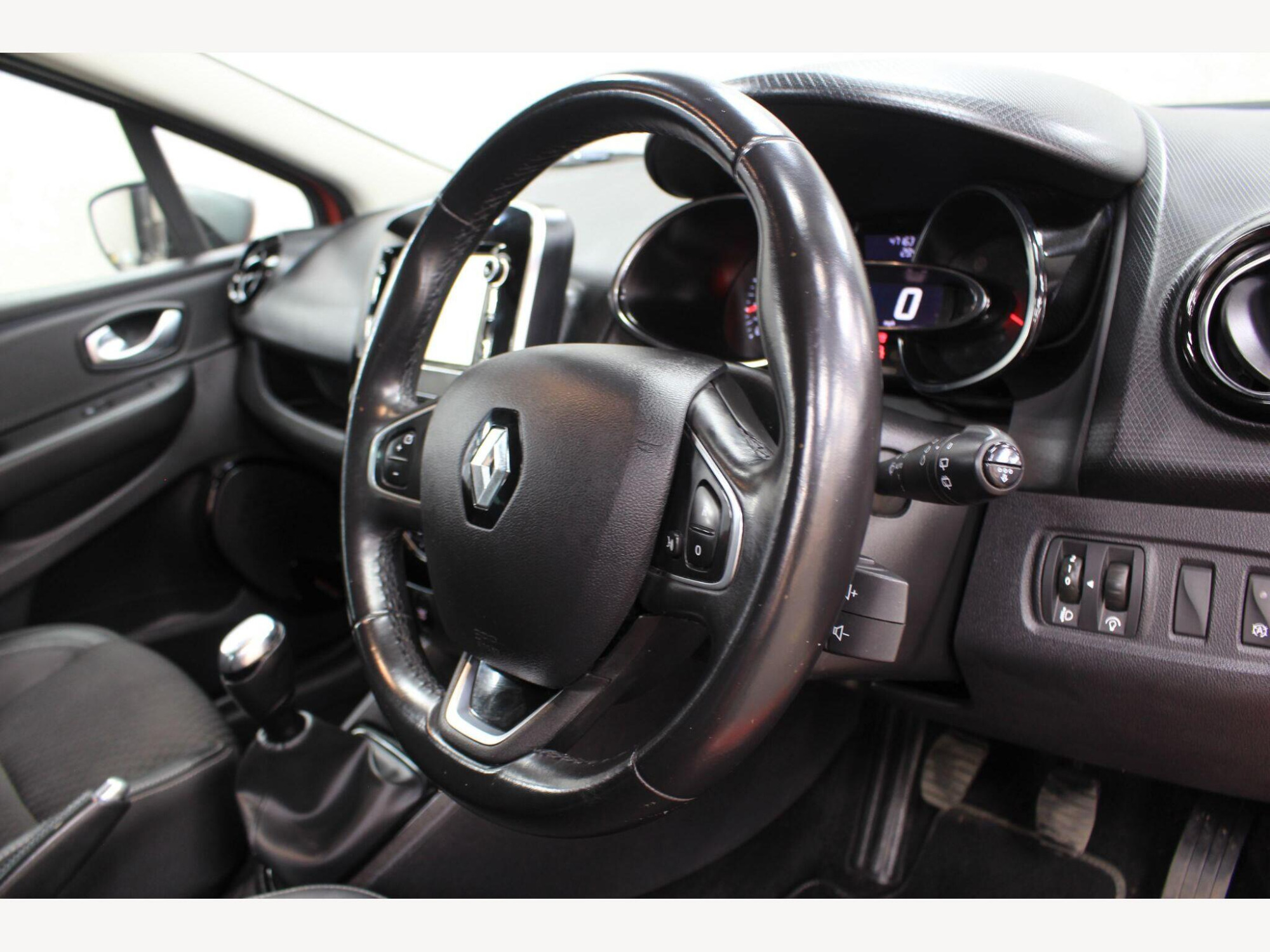 2018 Renault Clio image 32