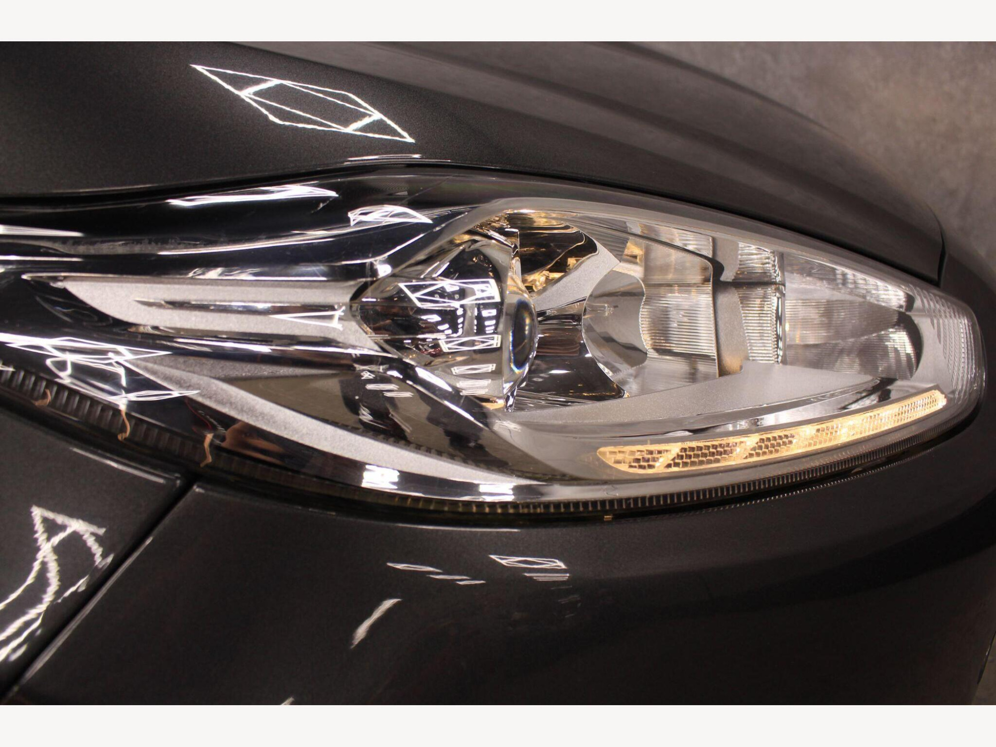 2015 Ford Fiesta image 11