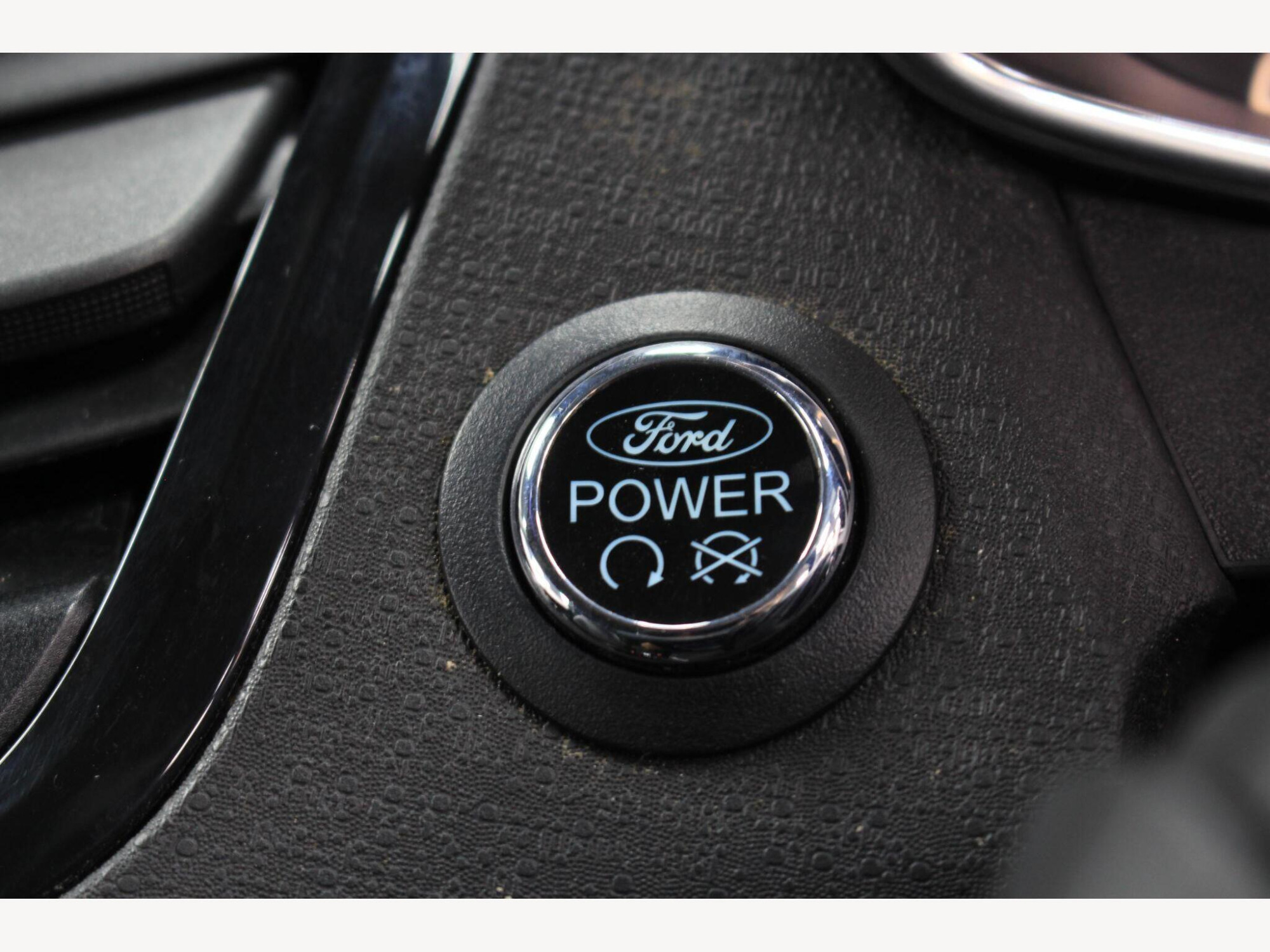2015 Ford Fiesta image 26