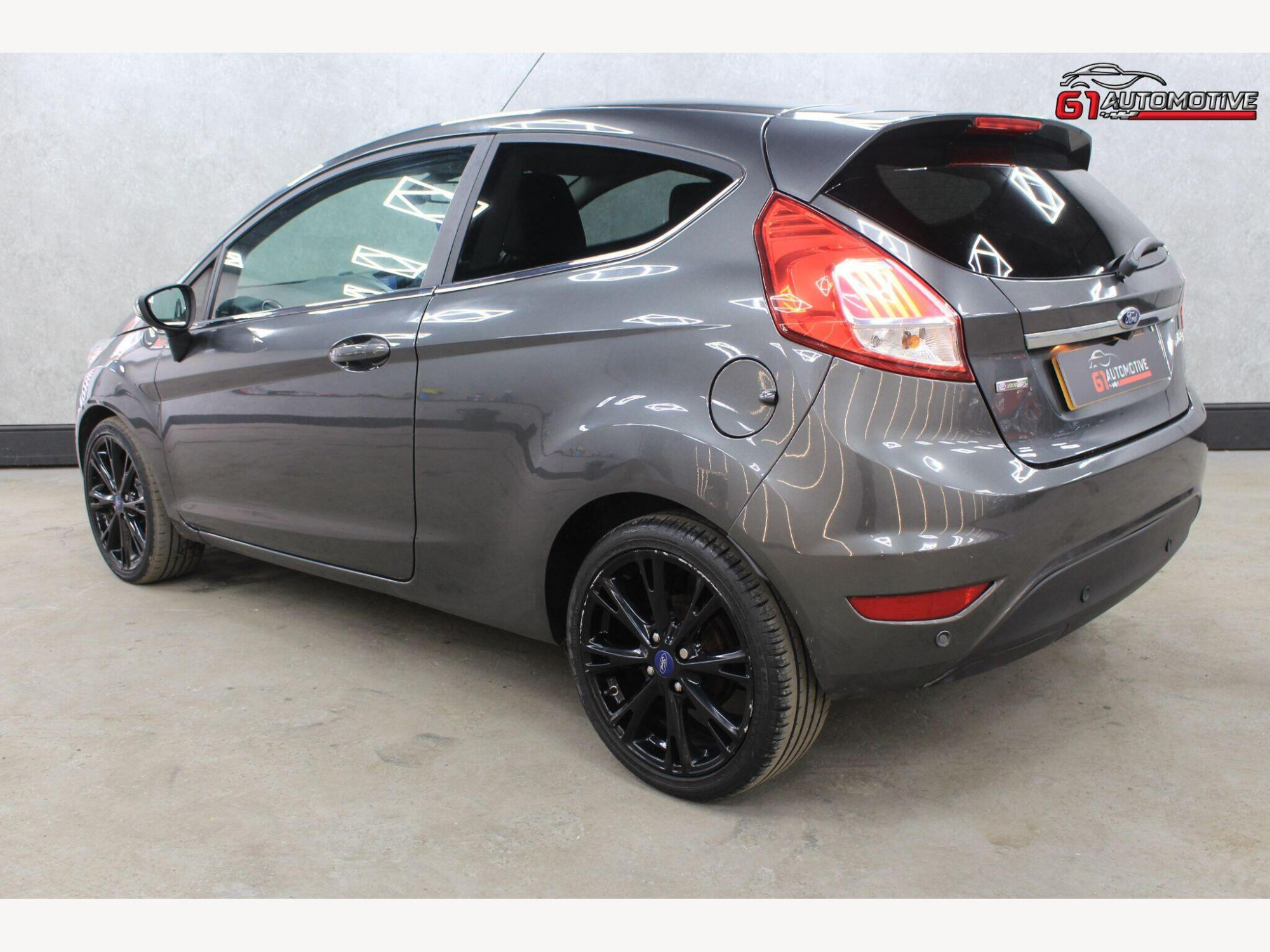 2015 Ford Fiesta image 6