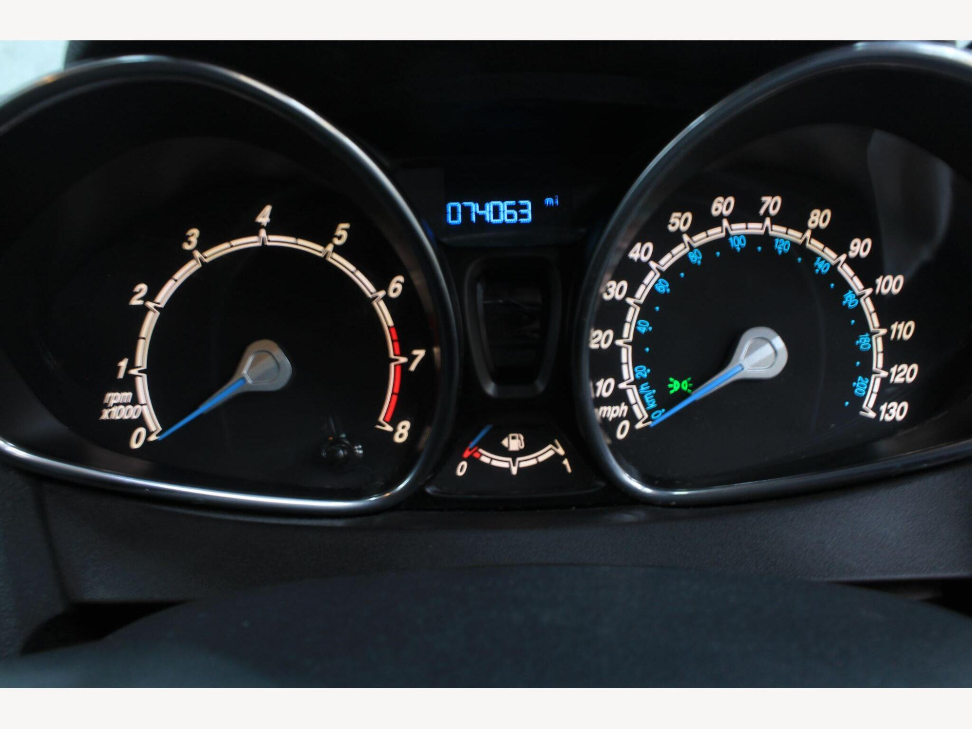 2015 Ford Fiesta image 16