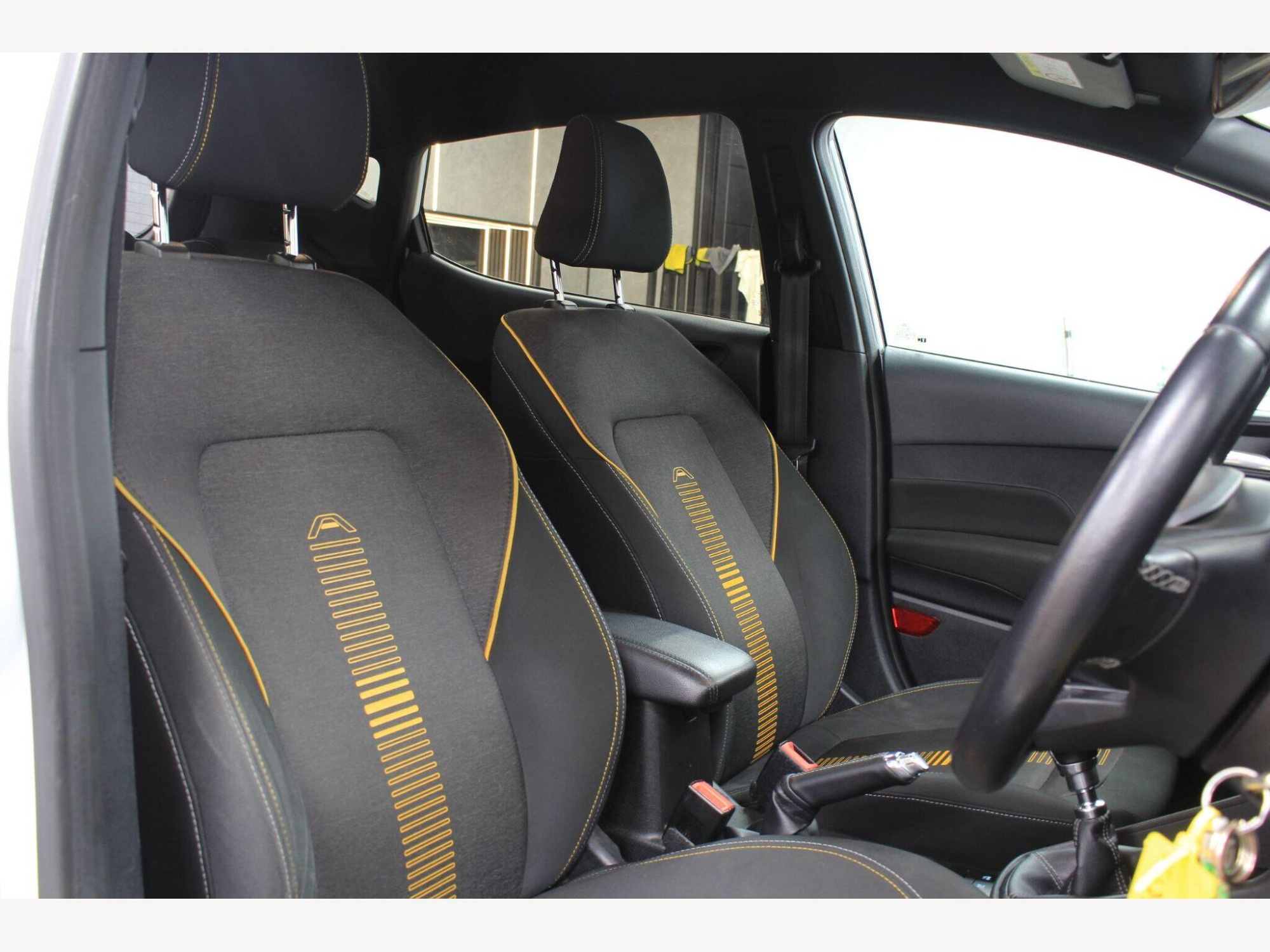 2018 Ford Fiesta image 27