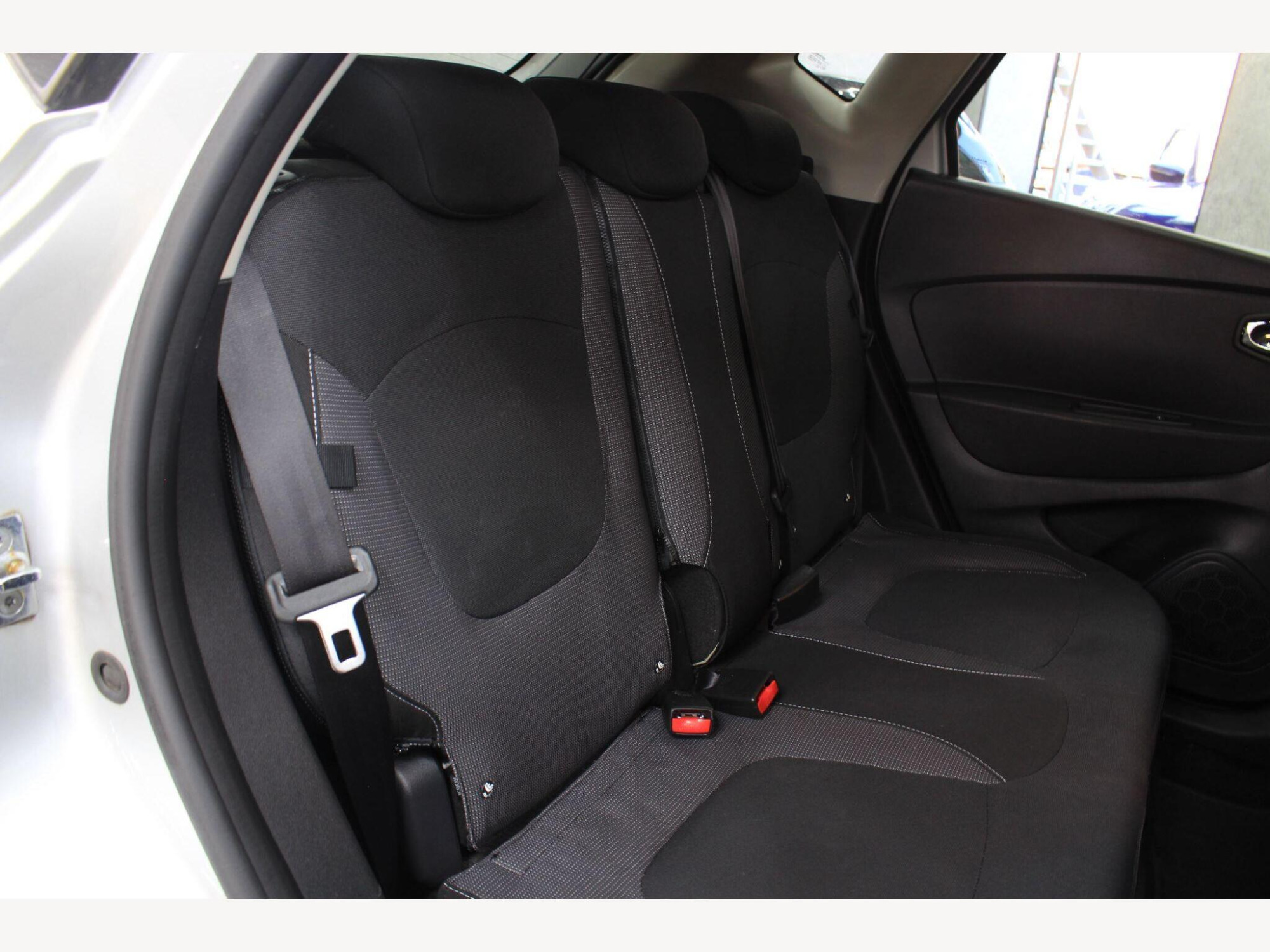 2017 Renault Captur image 25