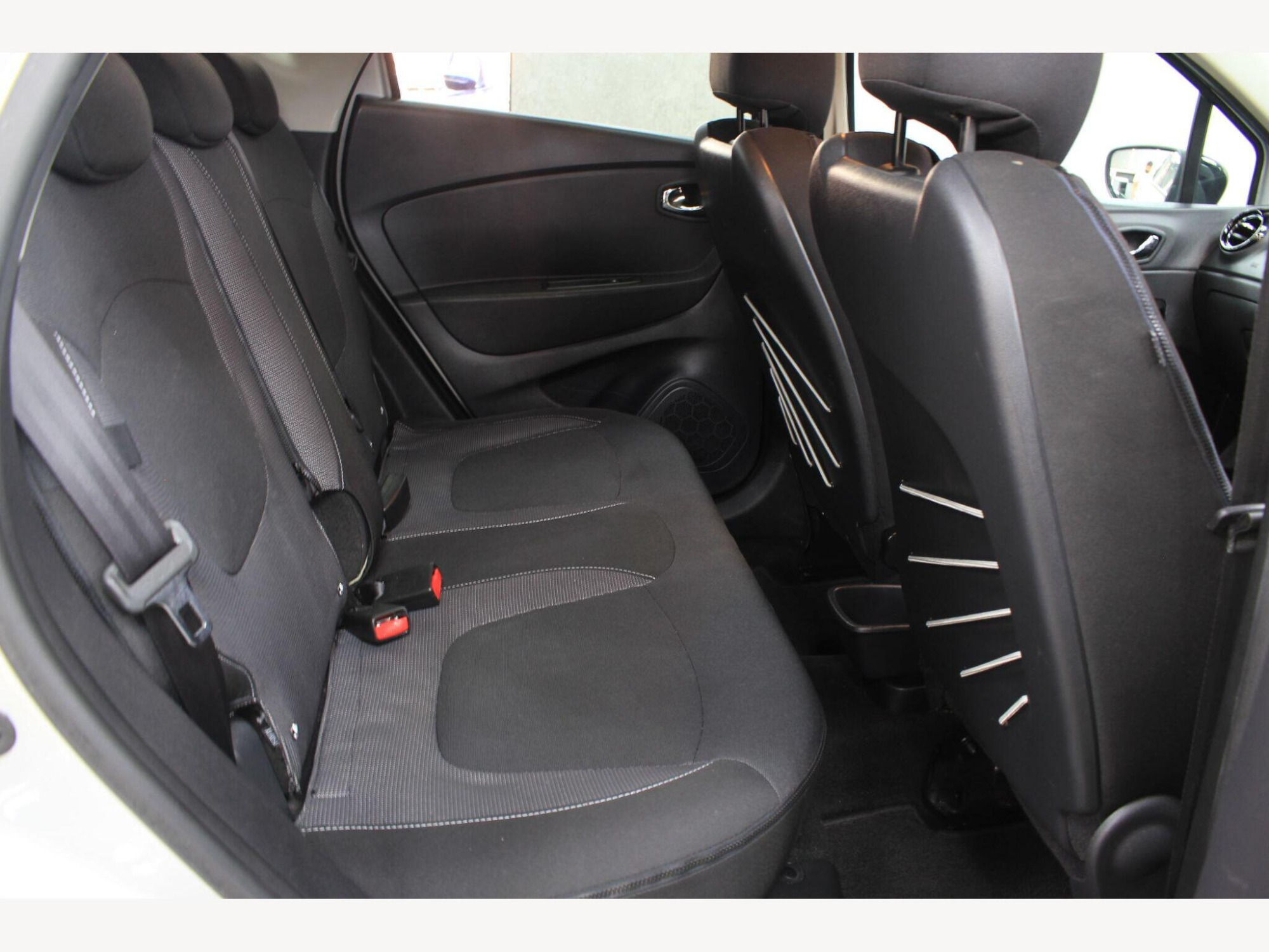 2017 Renault Captur image 26