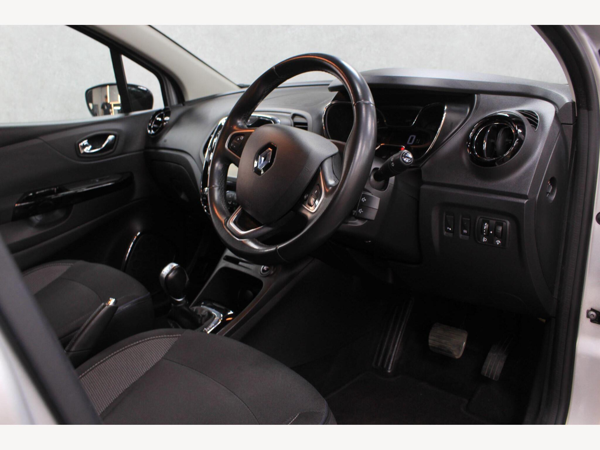 2017 Renault Captur image 13