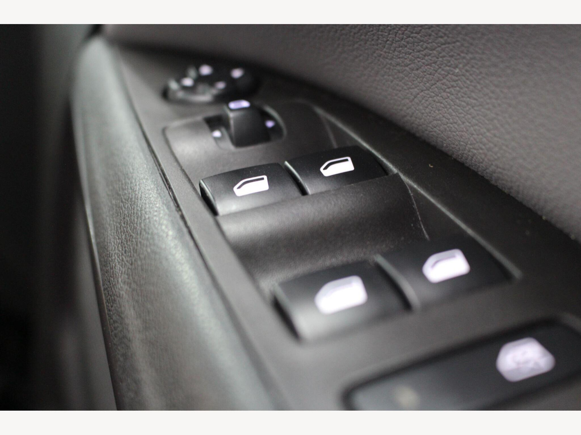 2019 Vauxhall Crossland X image 27
