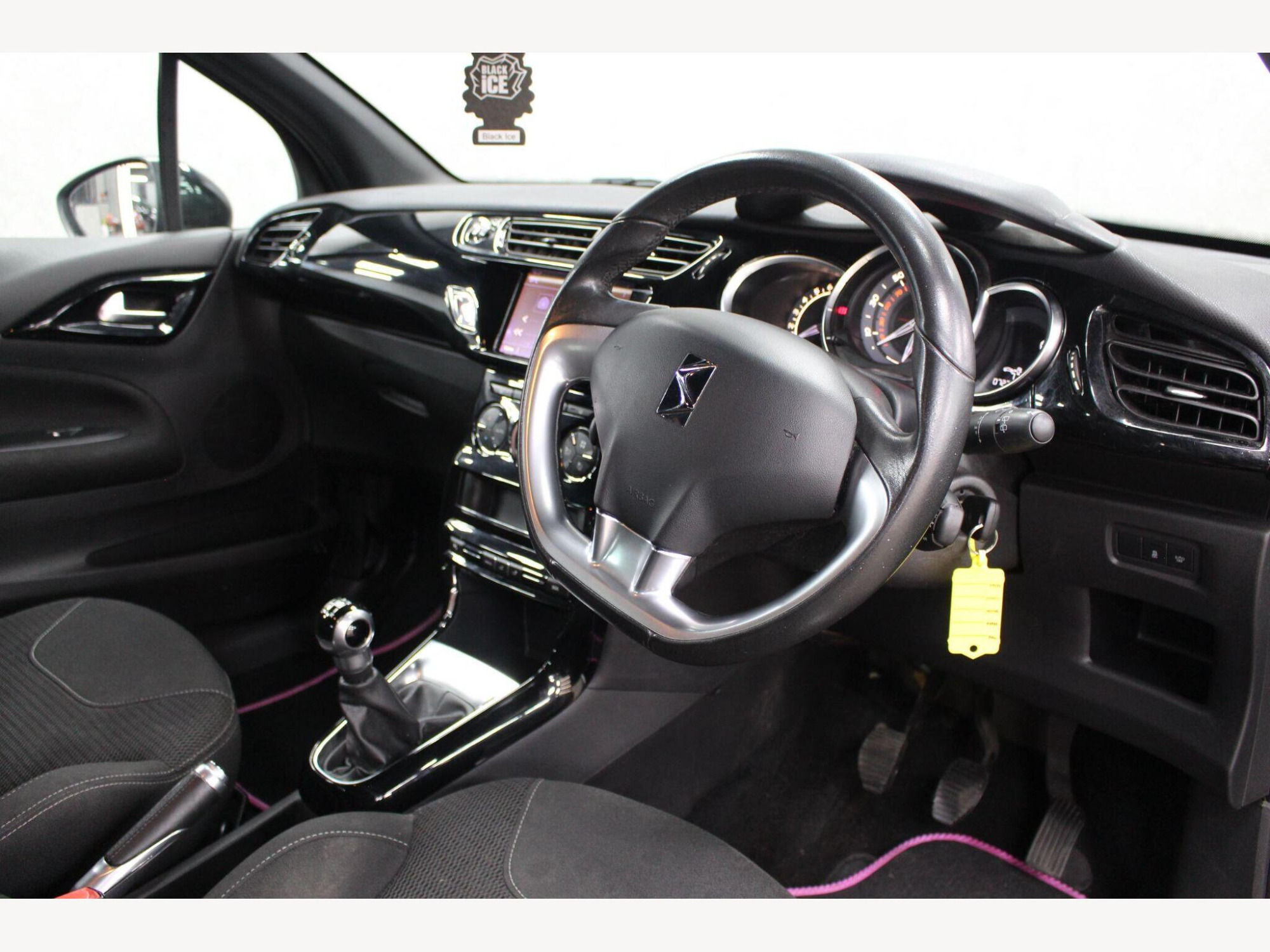 2015 DS AUTOMOBILES DS 3 image 13