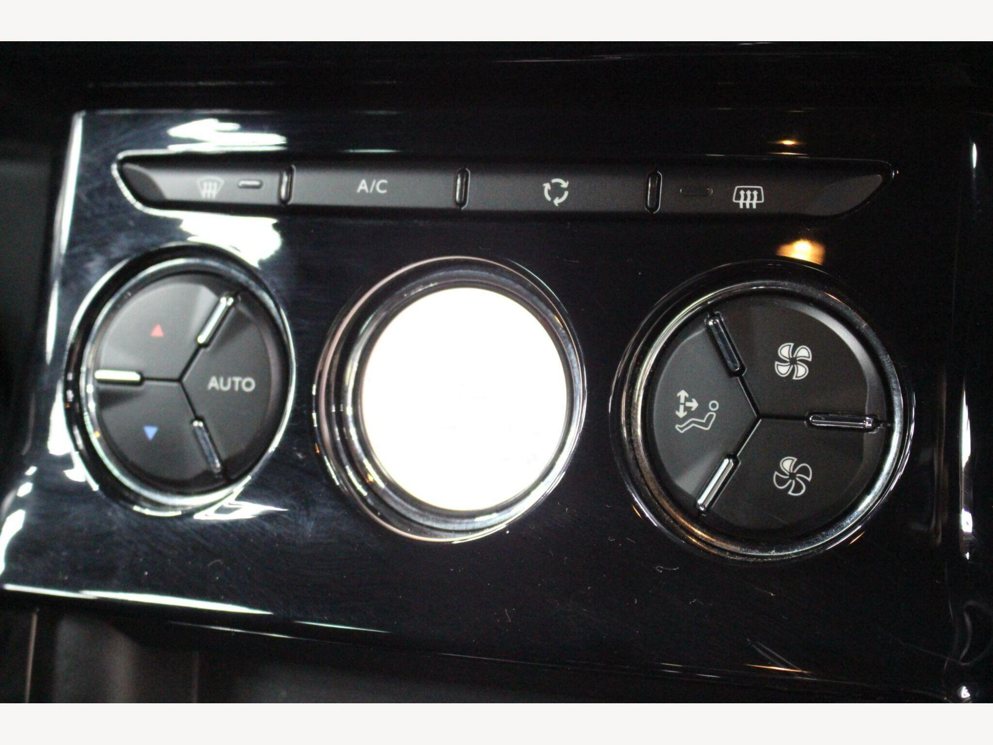 2015 DS AUTOMOBILES DS 3 image 16