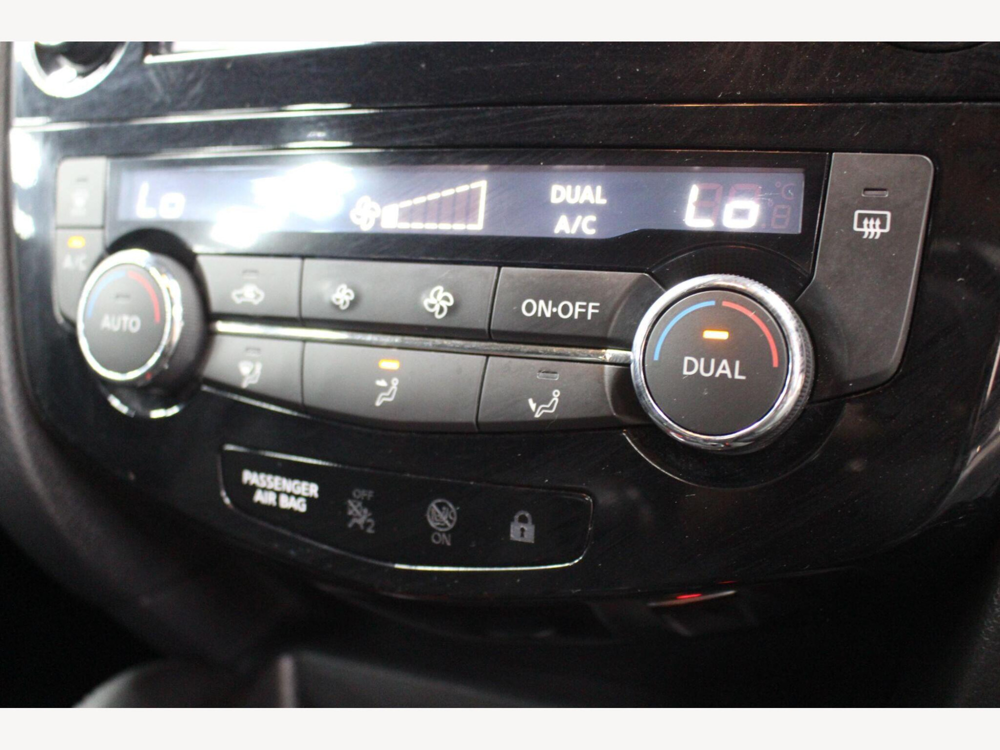 2017 Nissan Qashqai image 21