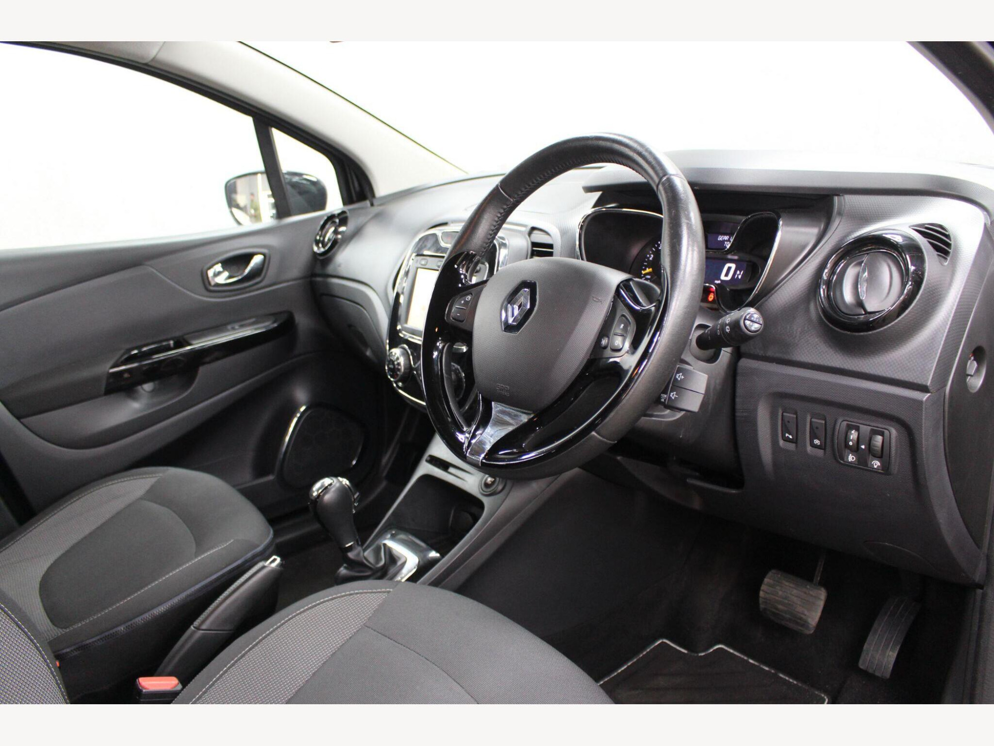2015 Renault Captur image 14