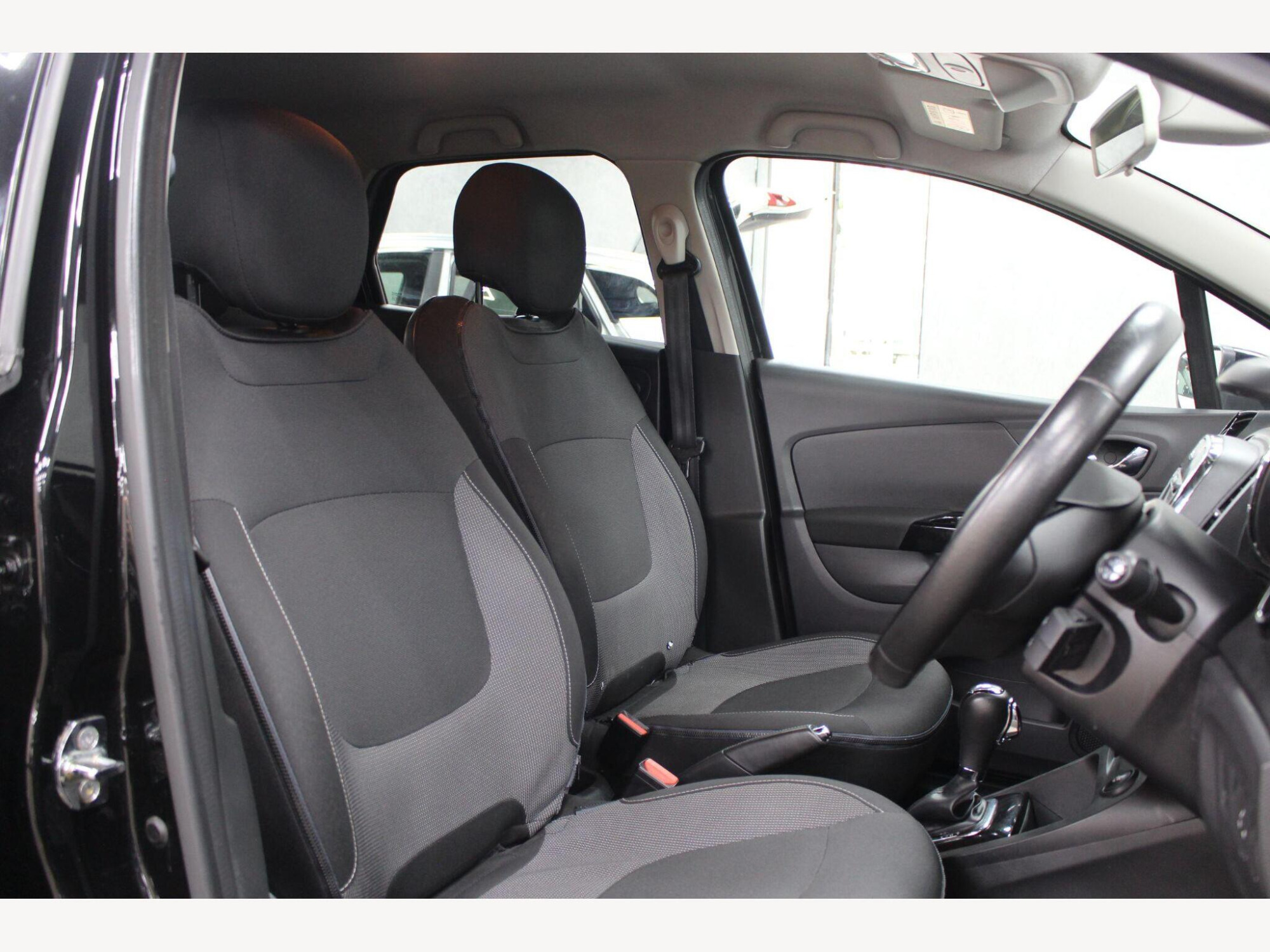 2015 Renault Captur image 29