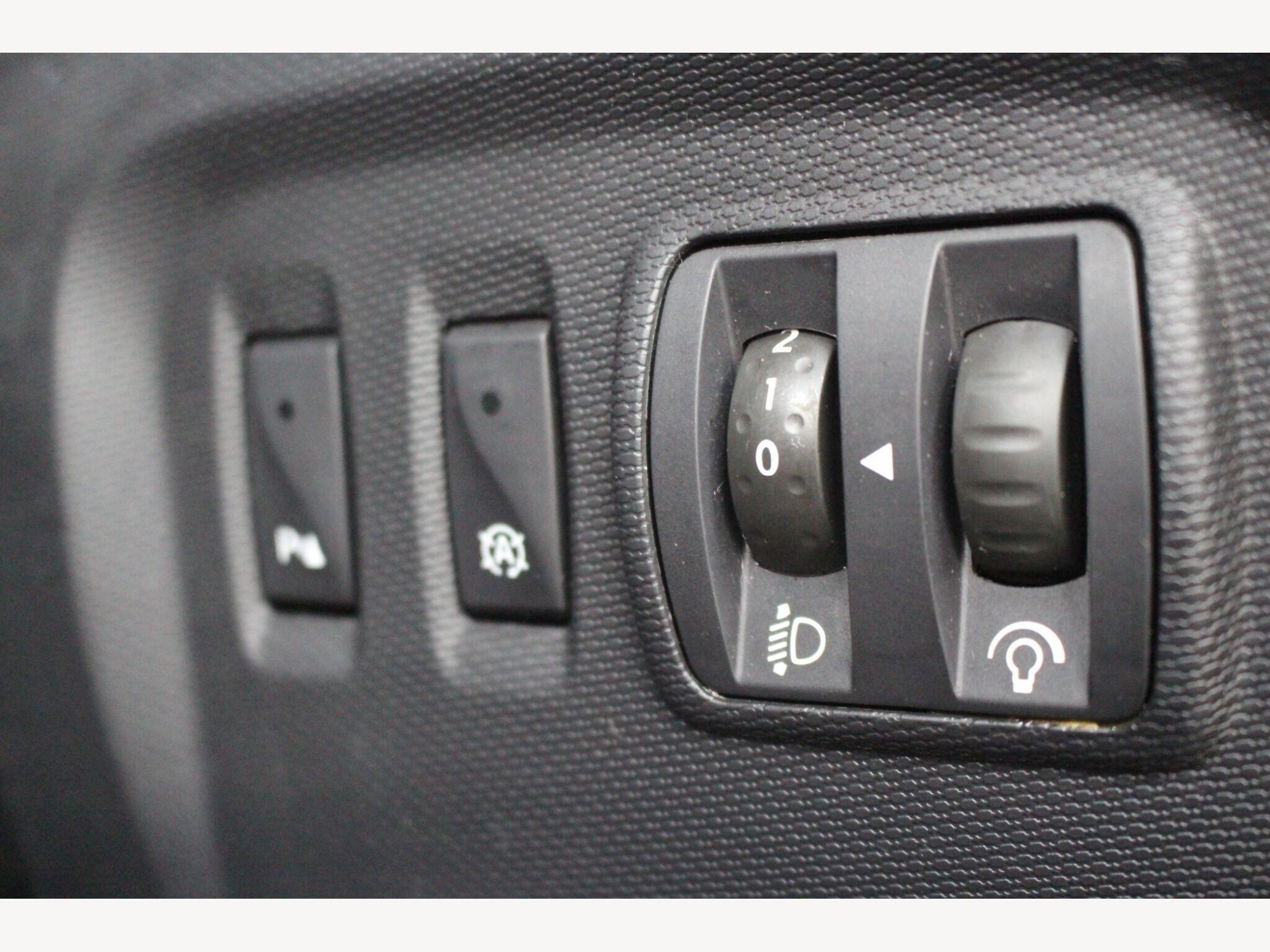 2015 Renault Captur image 28