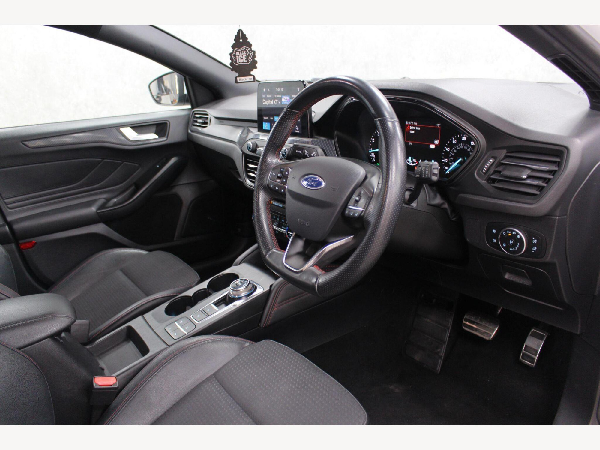 2019 Ford Focus image 13