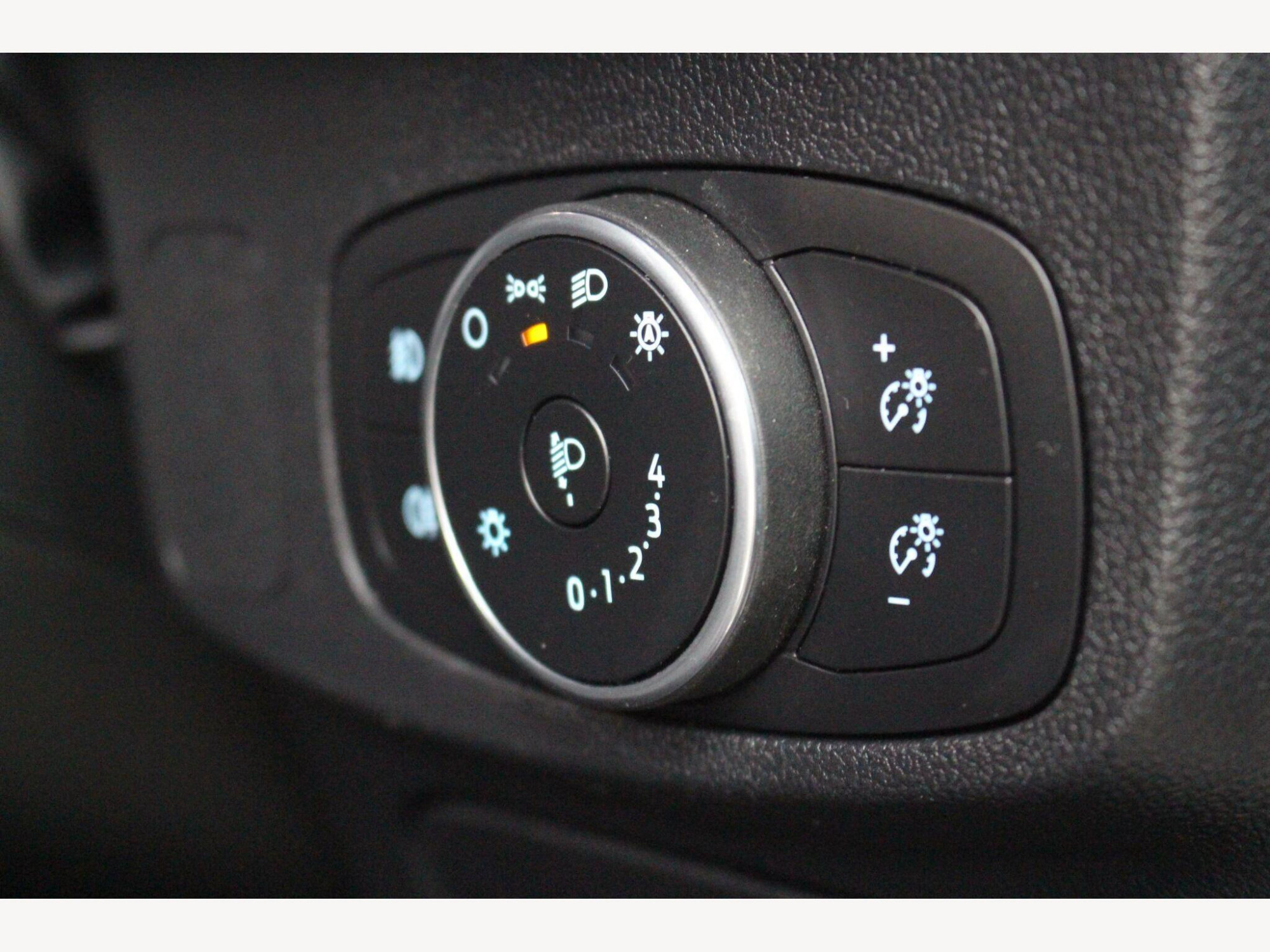 2019 Ford Focus image 27