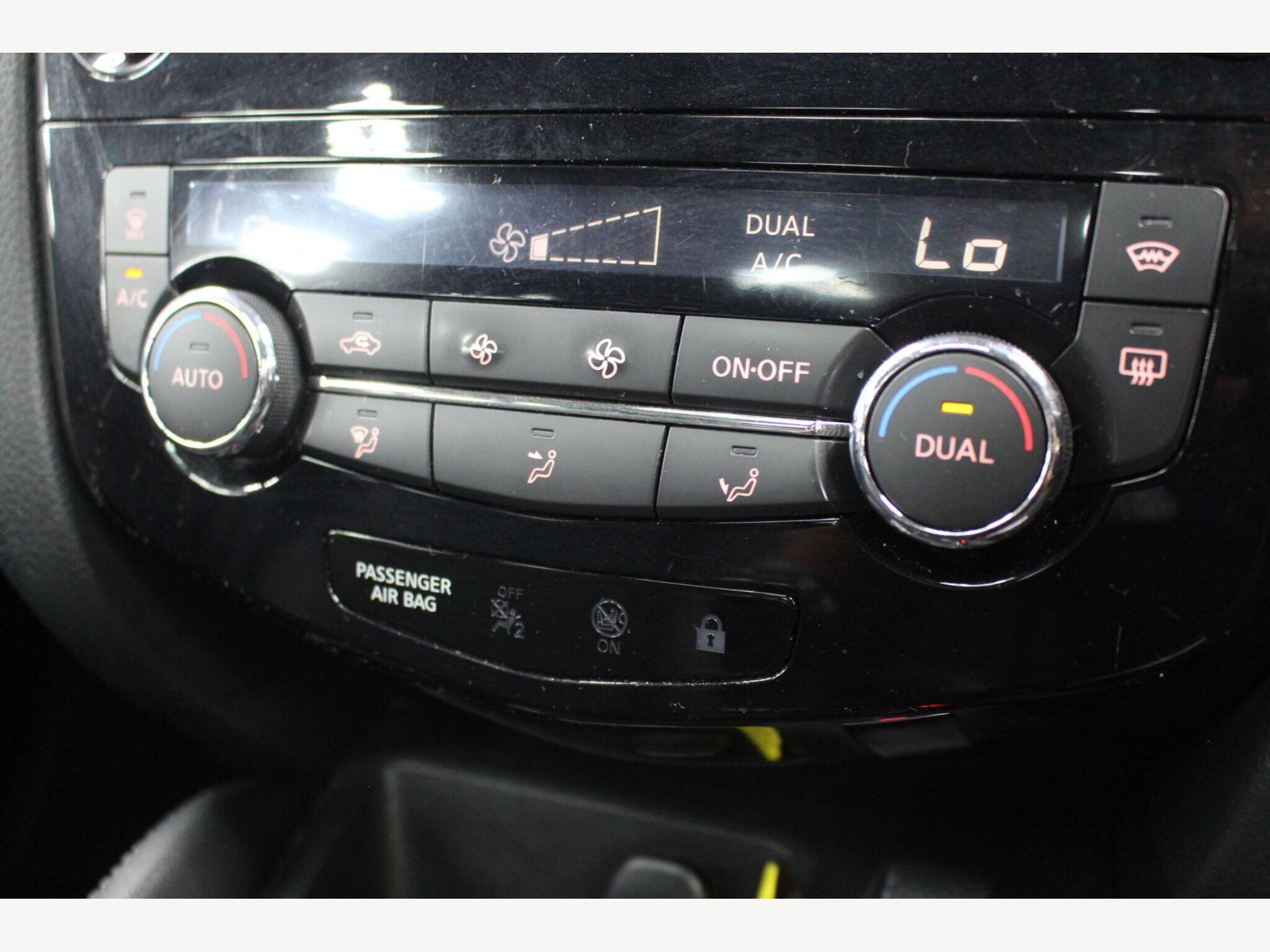 2018 Nissan Qashqai image 16