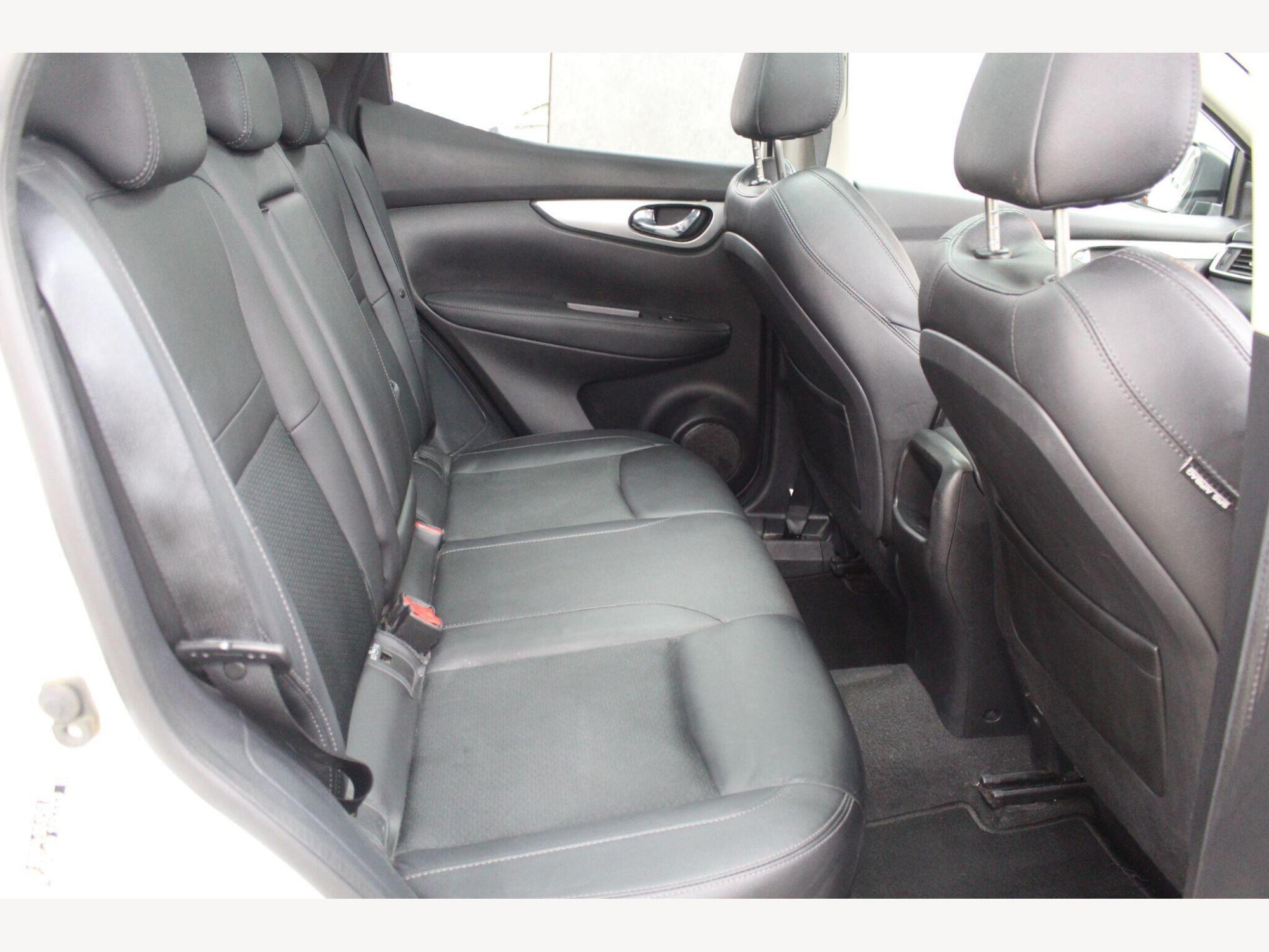 2018 Nissan Qashqai image 36