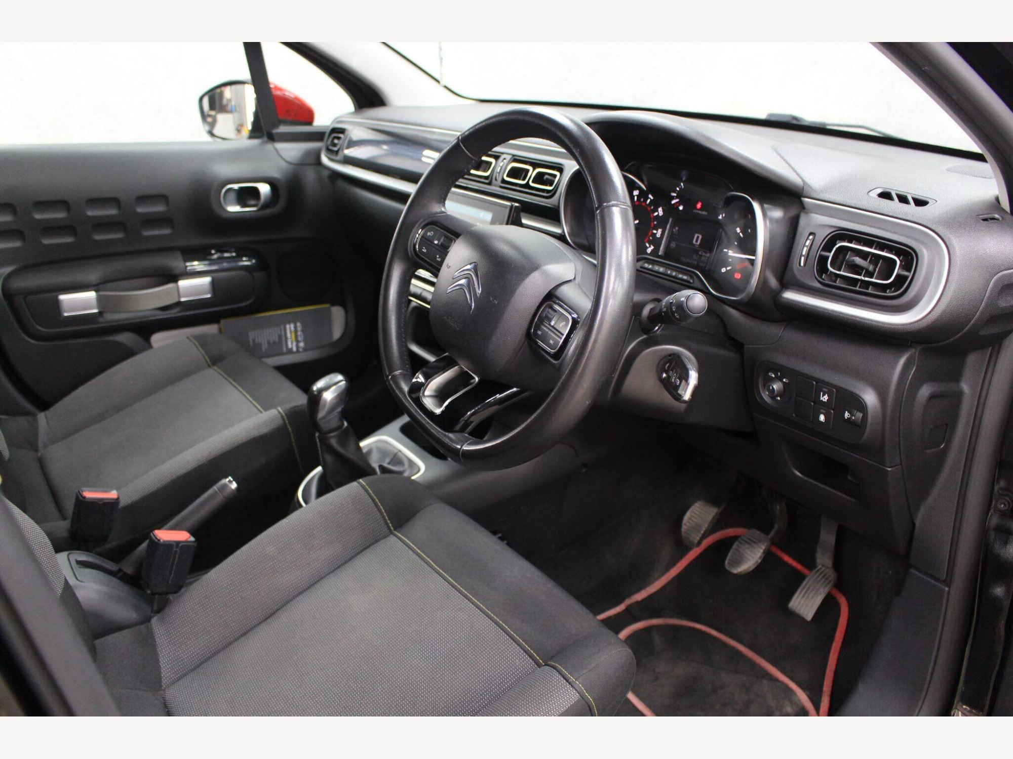 2018 Citroen C3 image 13