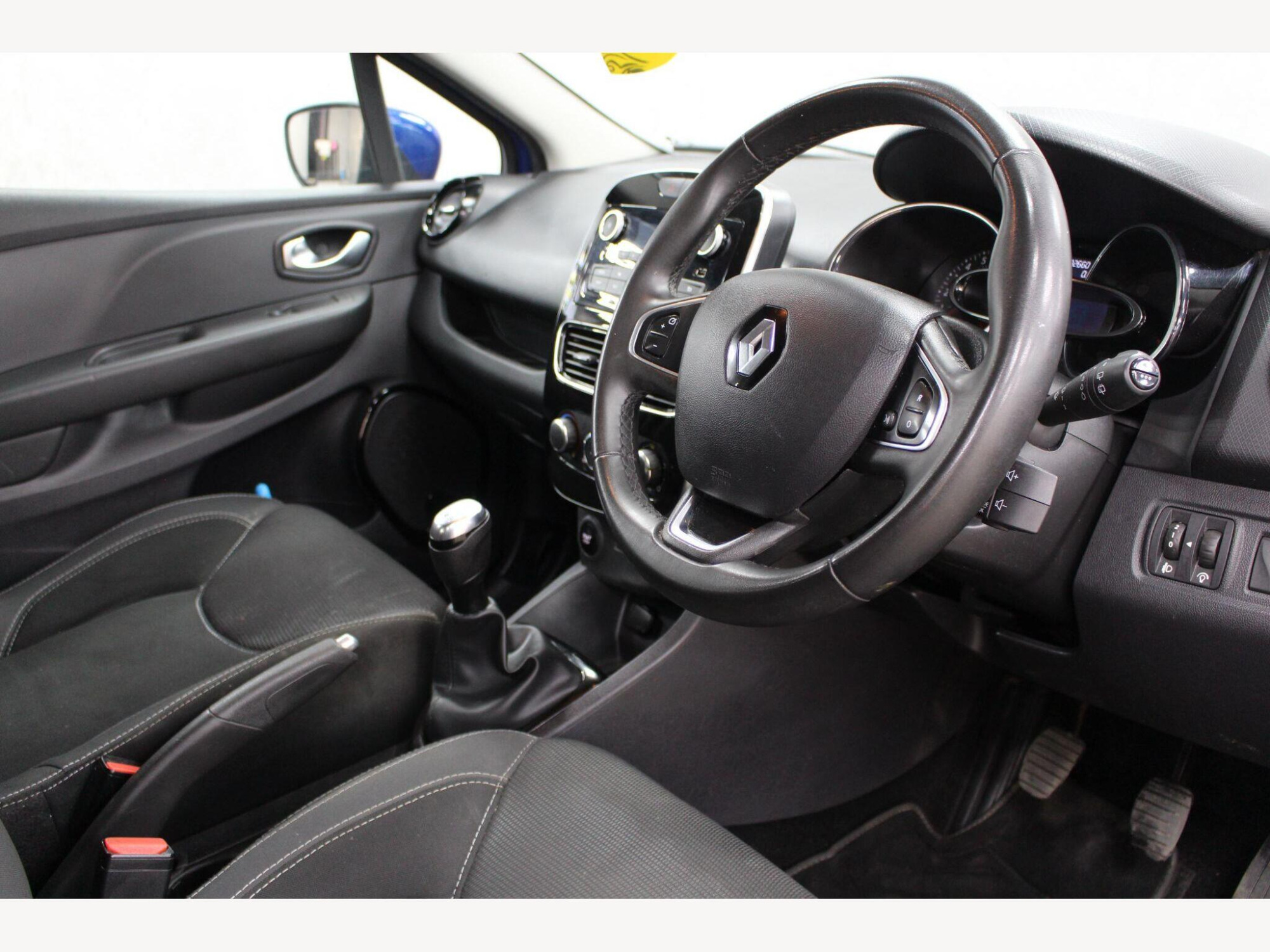 2018 Renault Clio image 14