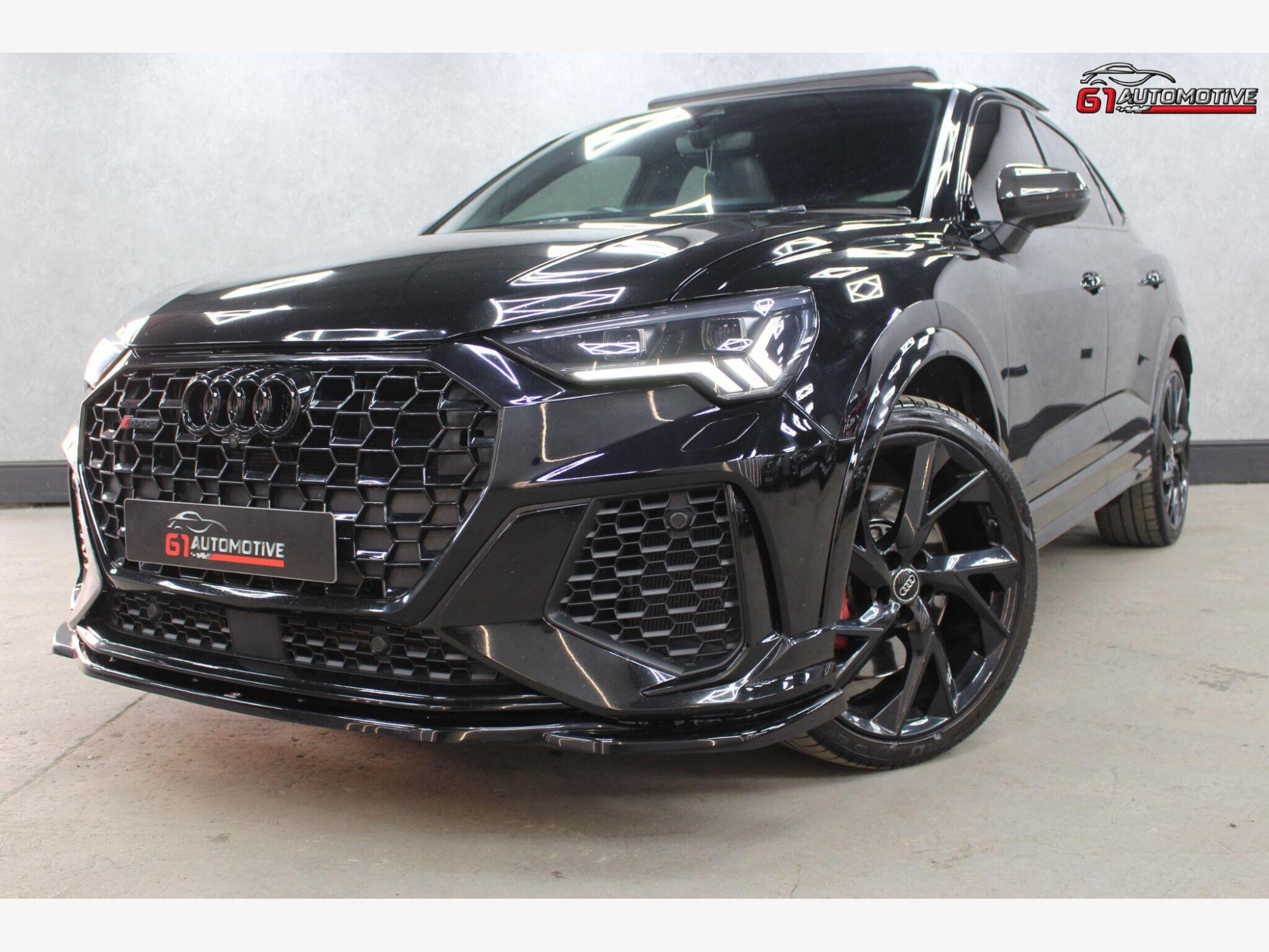 2020 Audi RS Q3 image 3