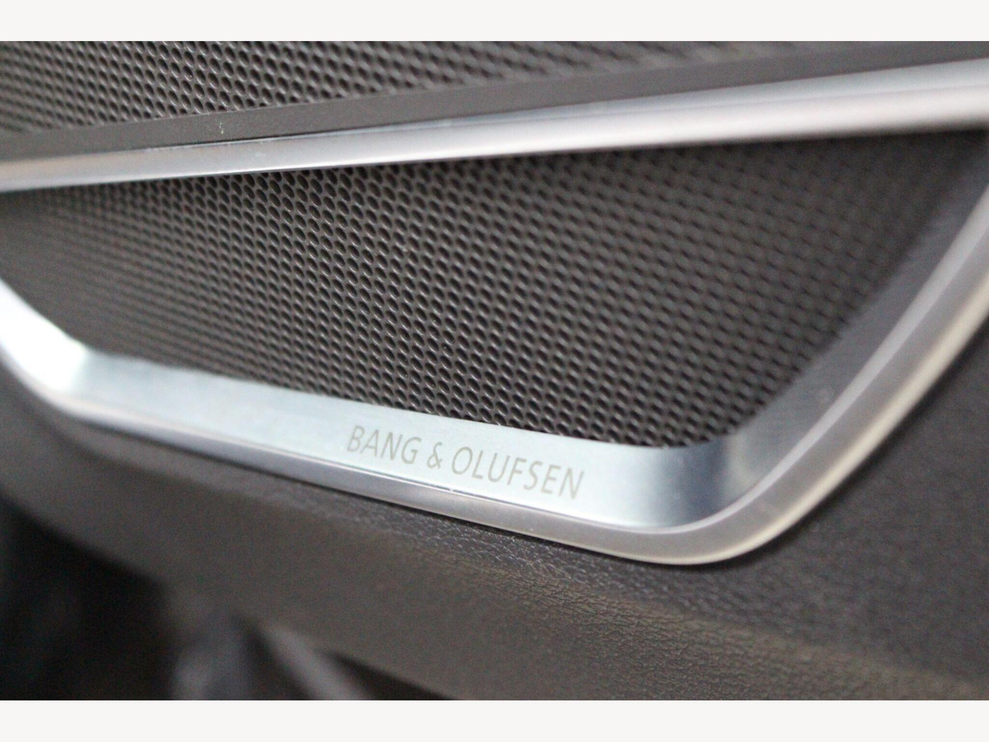 2020 Audi RS Q3 image 35