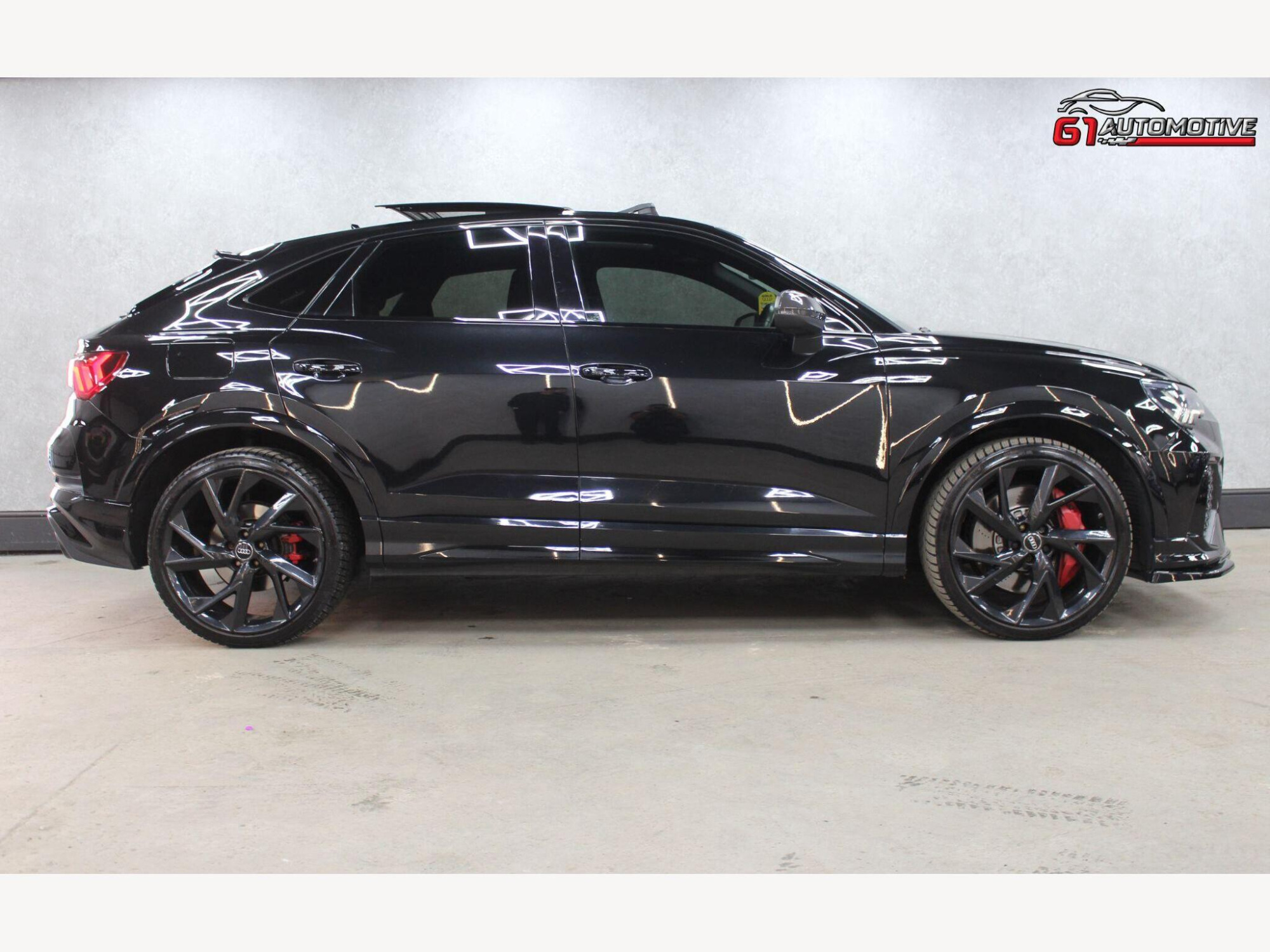 2020 Audi RS Q3 image 4