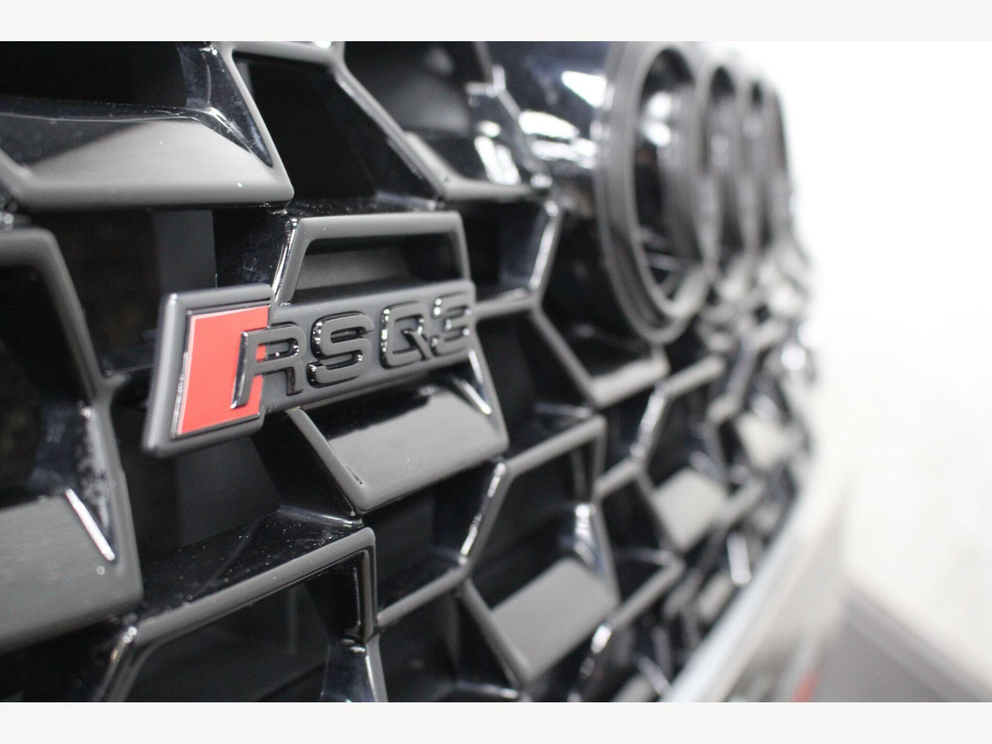 2020 Audi RS Q3 image 11