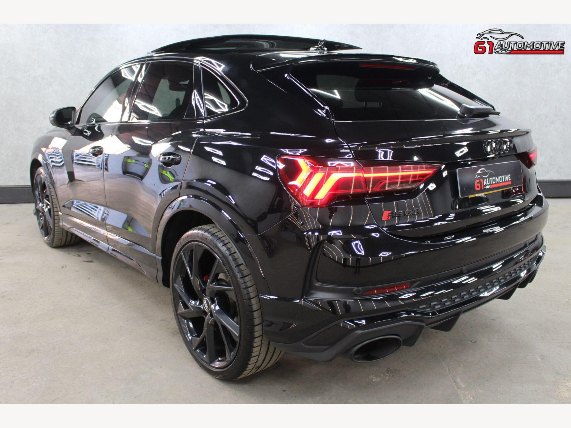 2020 Audi RS Q3 image 6