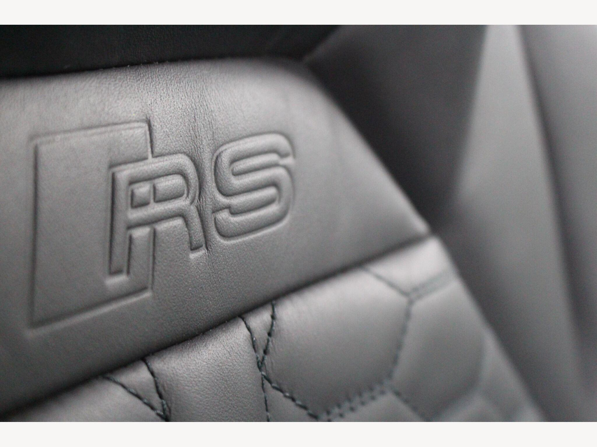 2020 Audi RS Q3 image 40
