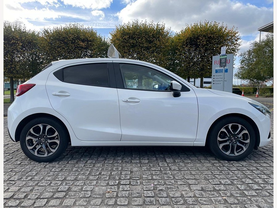 2015 Mazda Mazda2 photo 8