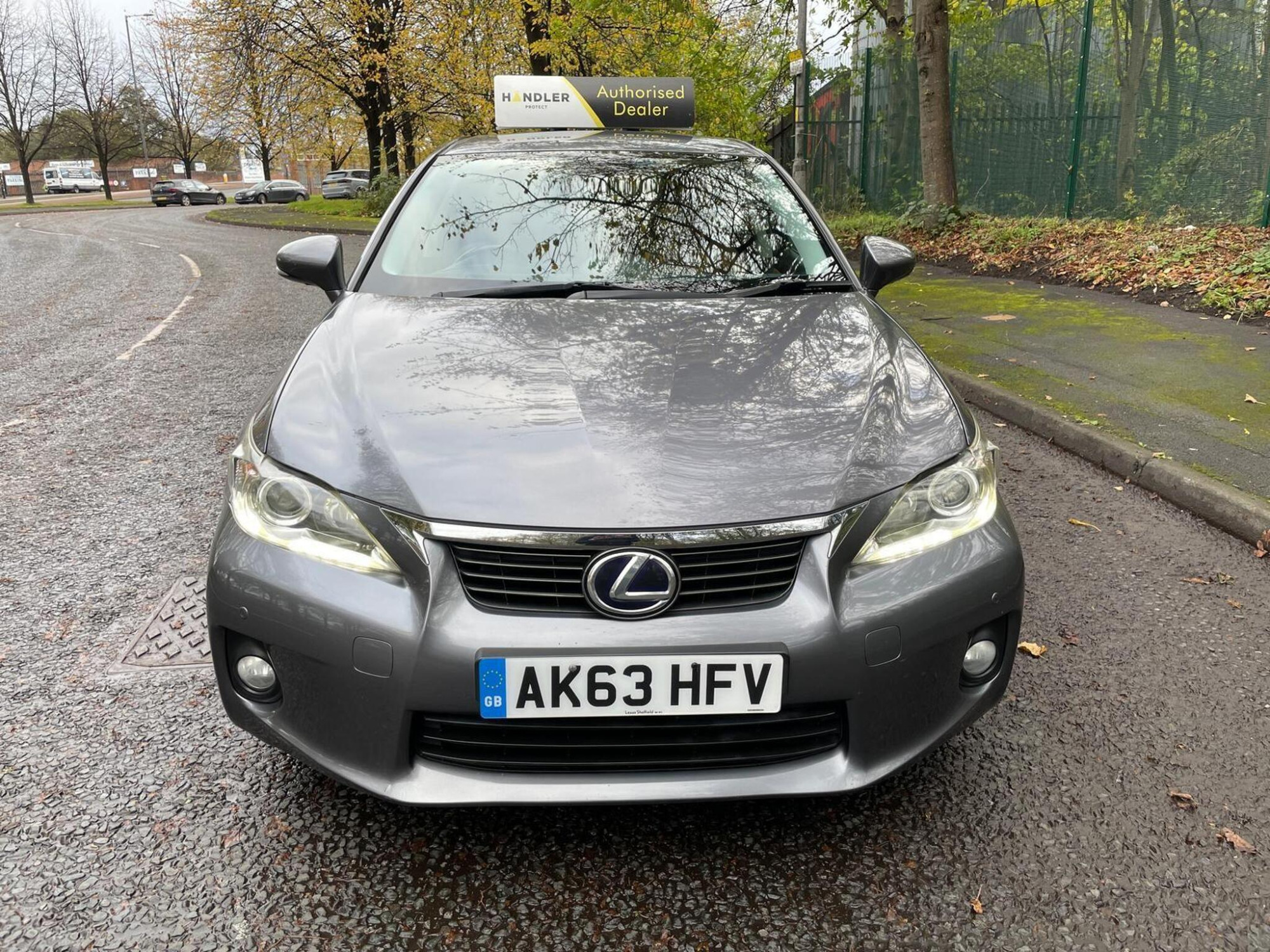 Lexus CT photo 2