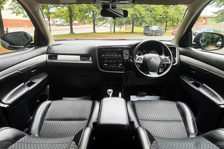 2015 Mitsubishi Outlander photo 14