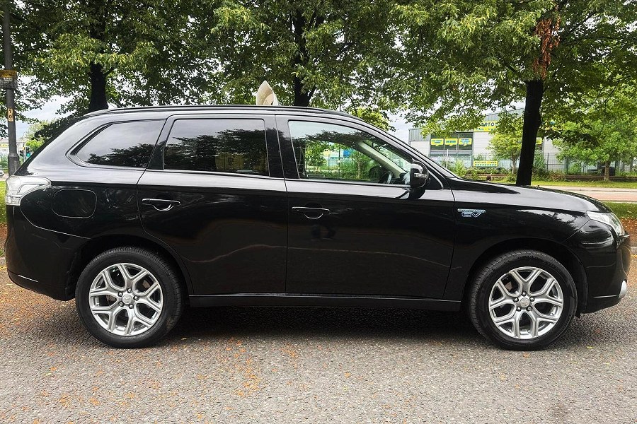 2015 Mitsubishi Outlander photo 12