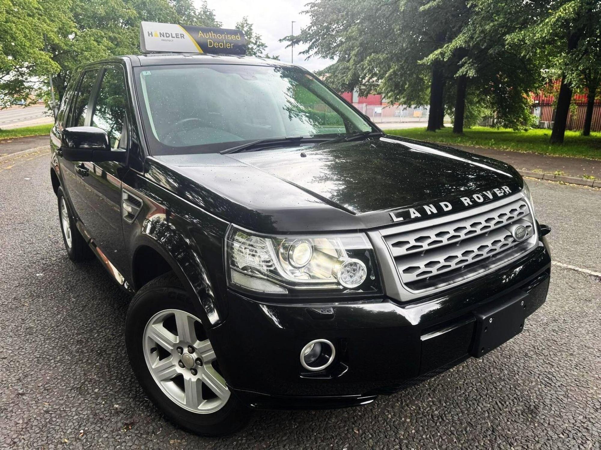 2014 Land Rover Freelander 2 2.0 GTDi AWD HSE LUX AUTOMATIC 5DOOR SUV for sale at Bros Motors