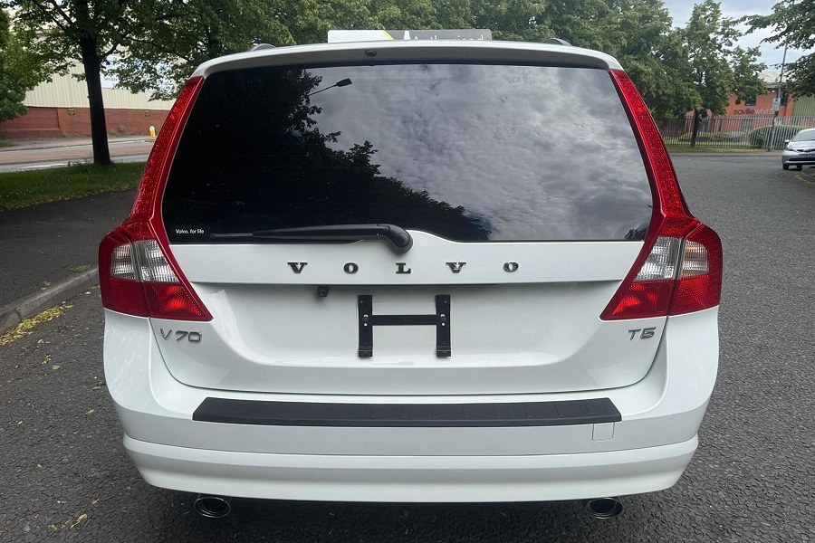 2011 Volvo V70 photo 8