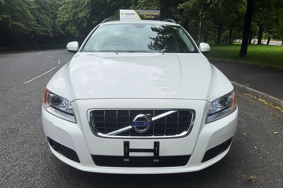 Volvo V70 photo 2