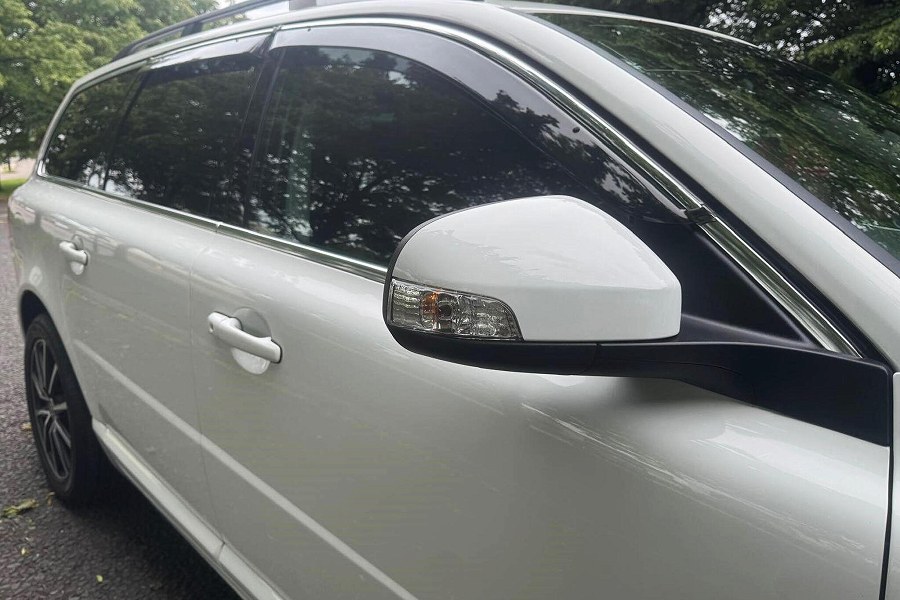 2011 Volvo V70 photo 13